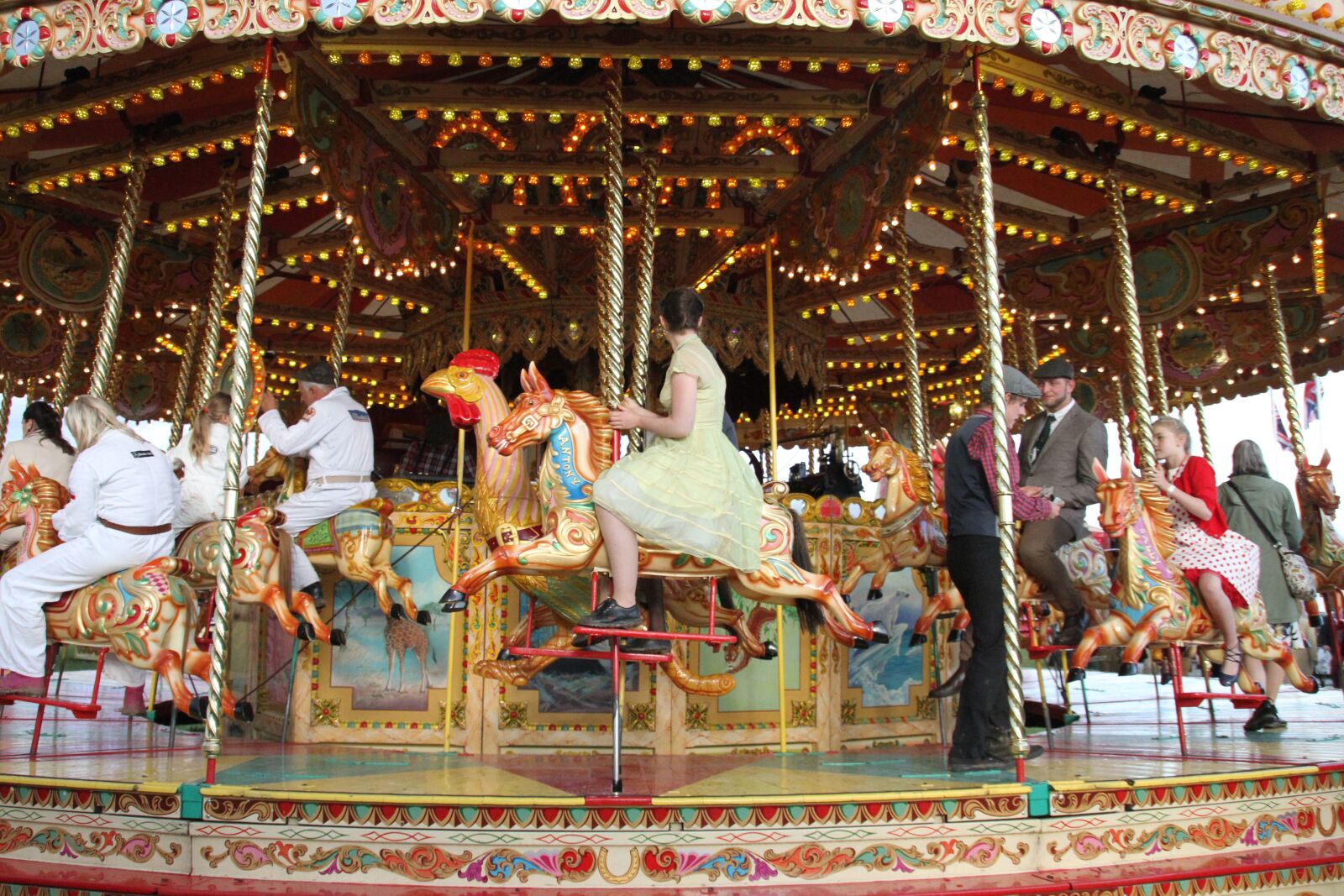 Canon EOS 7D sample photo. Fun fair, carousel, amusement photography