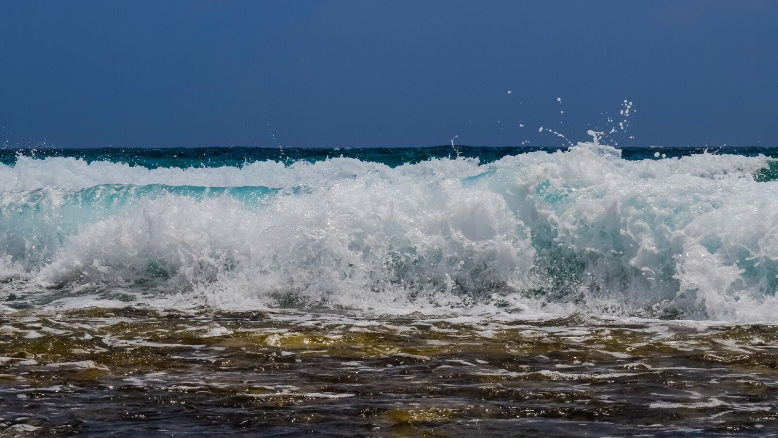 Nikon D3300 sample photo. Wave, smashing, water photography