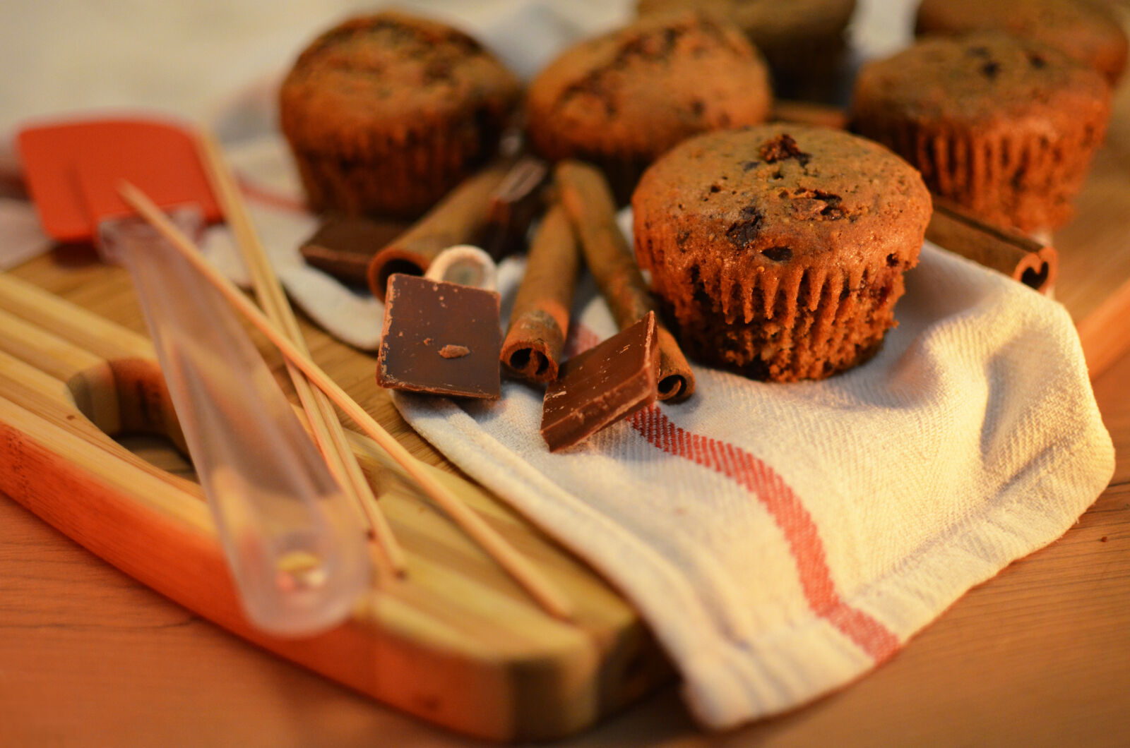 Nikon D5100 + Nikon AF-S DX Nikkor 35mm F1.8G sample photo. Food, chocolate, sweet, cookies photography