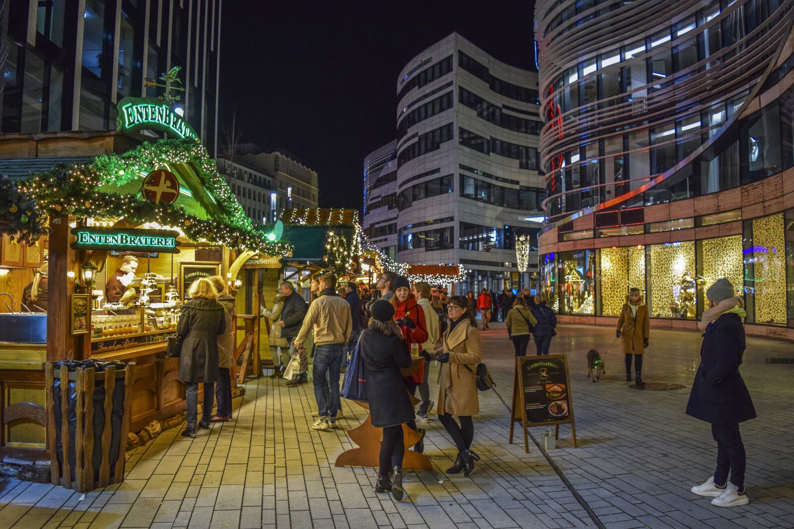 Nikon D3300 sample photo. Christmas market, bude, christmas photography