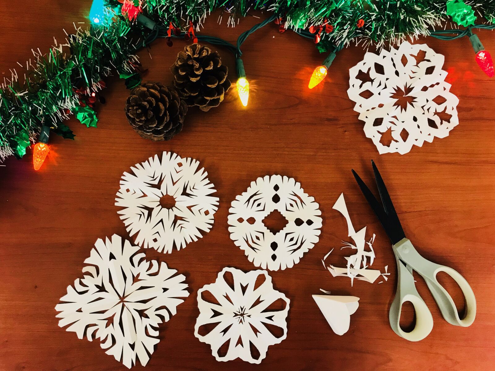 iPhone 7 Plus back dual camera 3.99mm f/1.8 sample photo. Snowflakes, christmas, new year photography