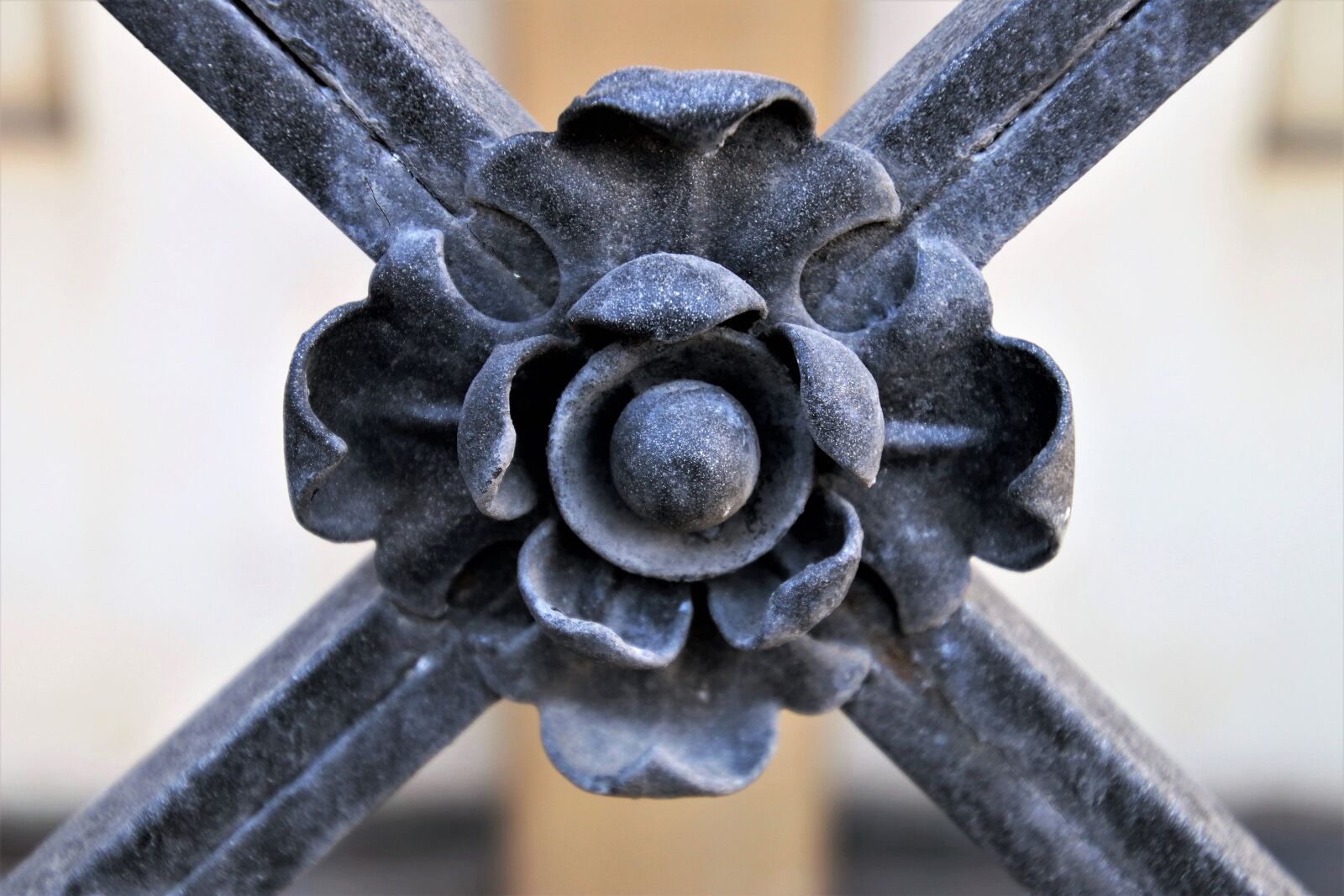 Canon EOS 80D sample photo. Closeup, iron, steel photography