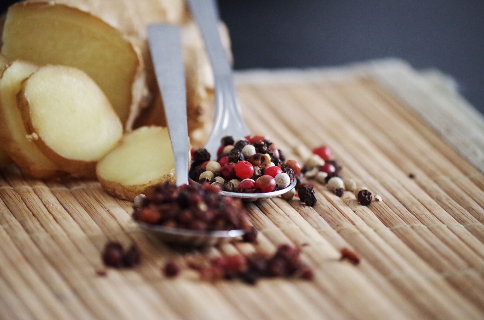 Pentax K-500 sample photo. Pepper, cooking, spicy photography