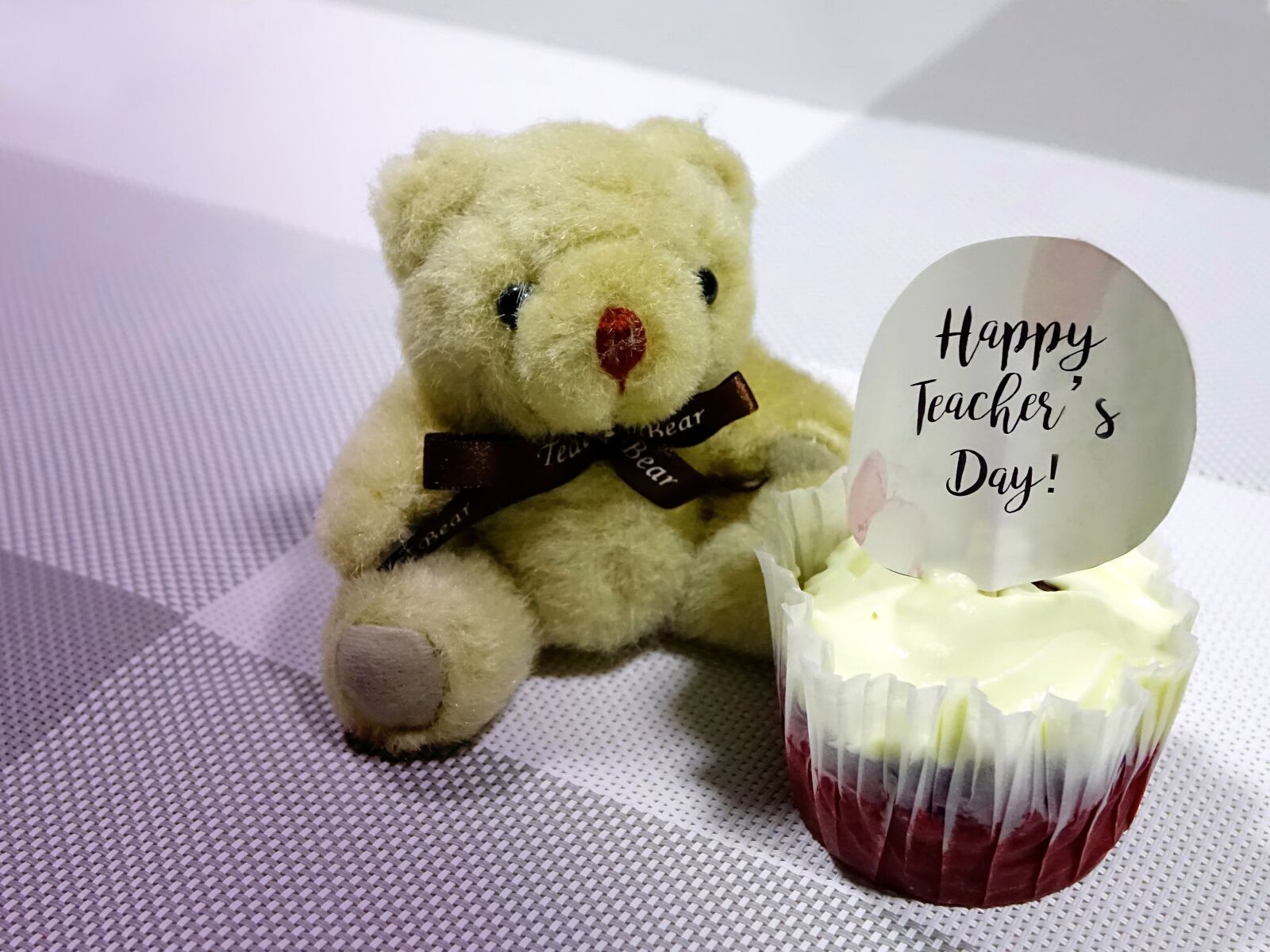 Sony Cyber-shot DSC-RX10 sample photo. Teacher's day, cupcake, bear photography
