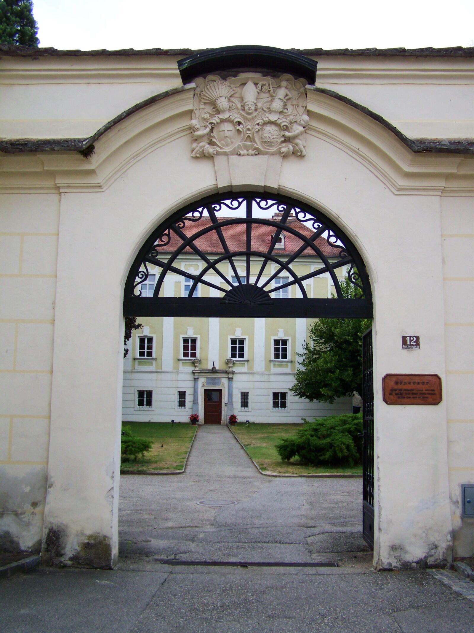 Kodak EASYSHARE ZD710 ZOOM DIGITAL CAMERA sample photo. Arched gate, entrance, architecture photography