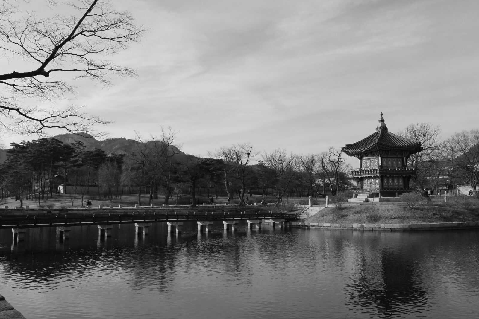 Canon EOS 700D (EOS Rebel T5i / EOS Kiss X7i) sample photo. Bridge, gyeongbokgung, korea, winter photography