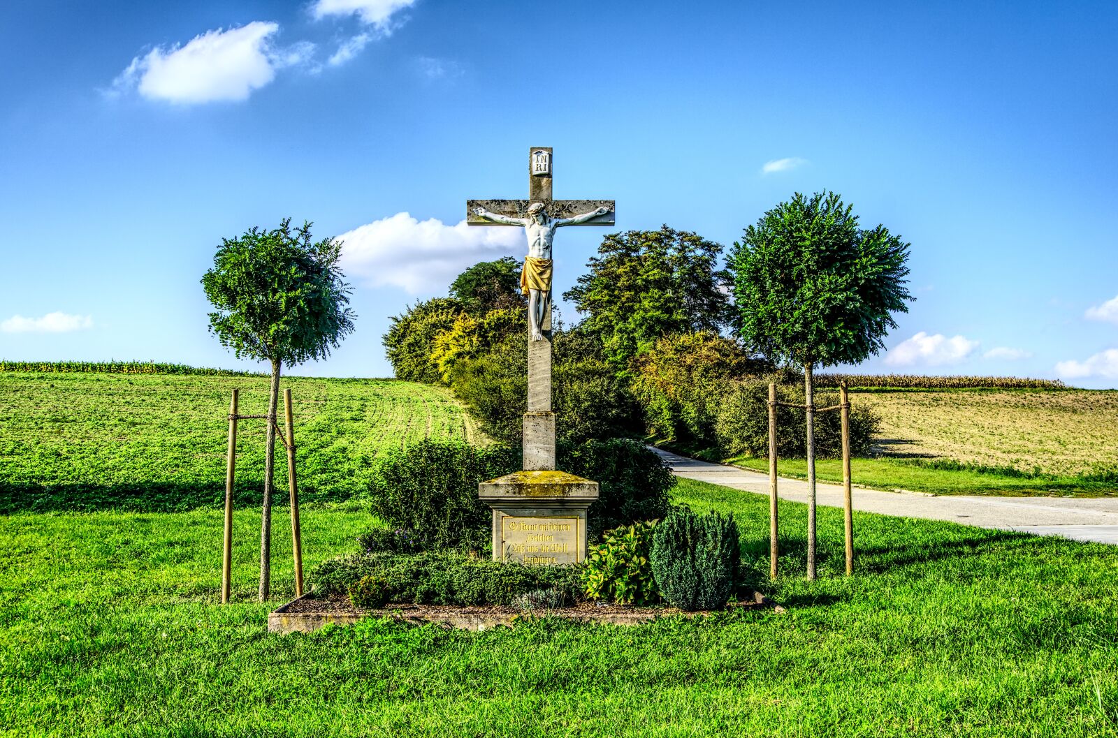 Sony a6000 sample photo. Cross, wayside cross, corridor photography