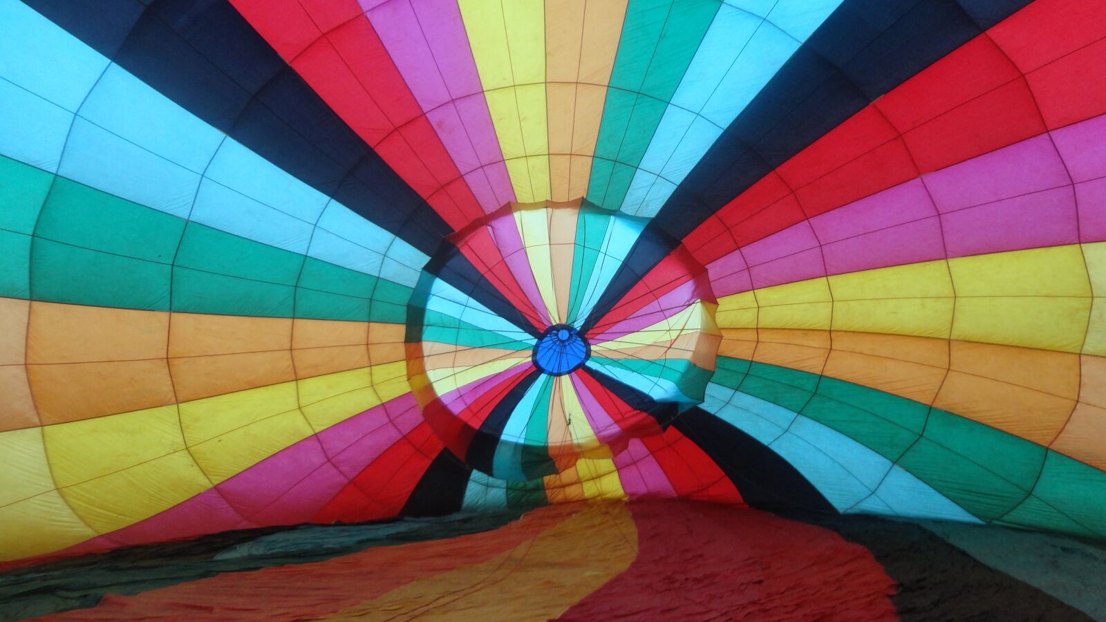 Sony DSC-W570D sample photo. Balloon, texture, color photography