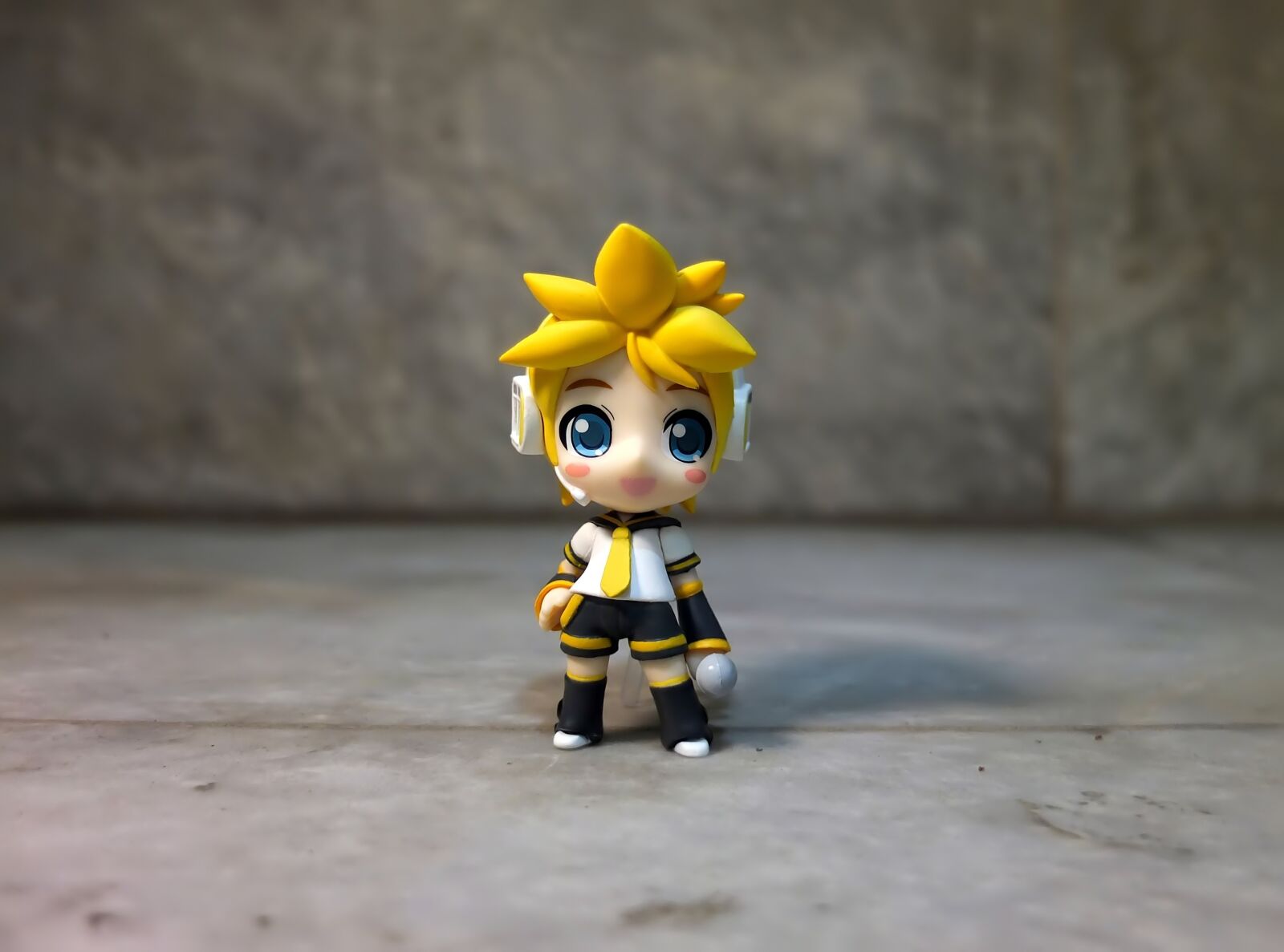 Fujifilm X10 sample photo. Kagamine, len, toy photography