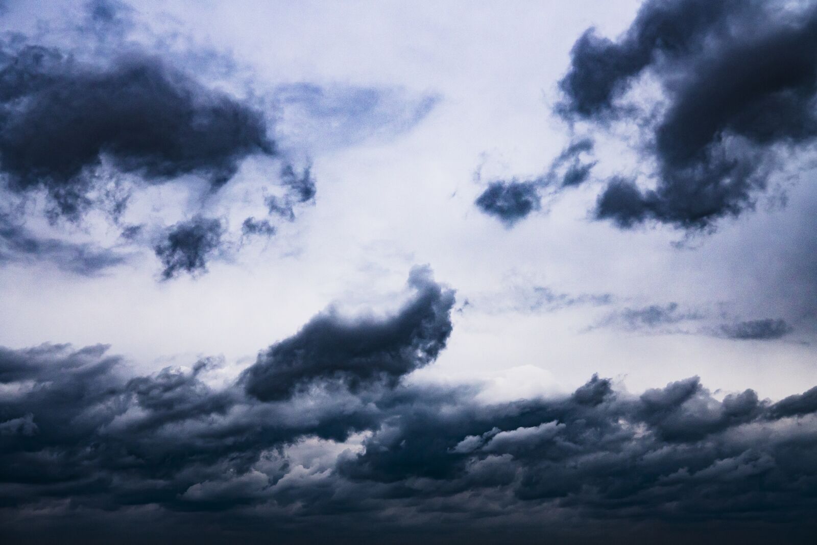 Sony a6300 + Sigma 30mm F2.8 EX DN sample photo. Dramatic, clouds, sky photography