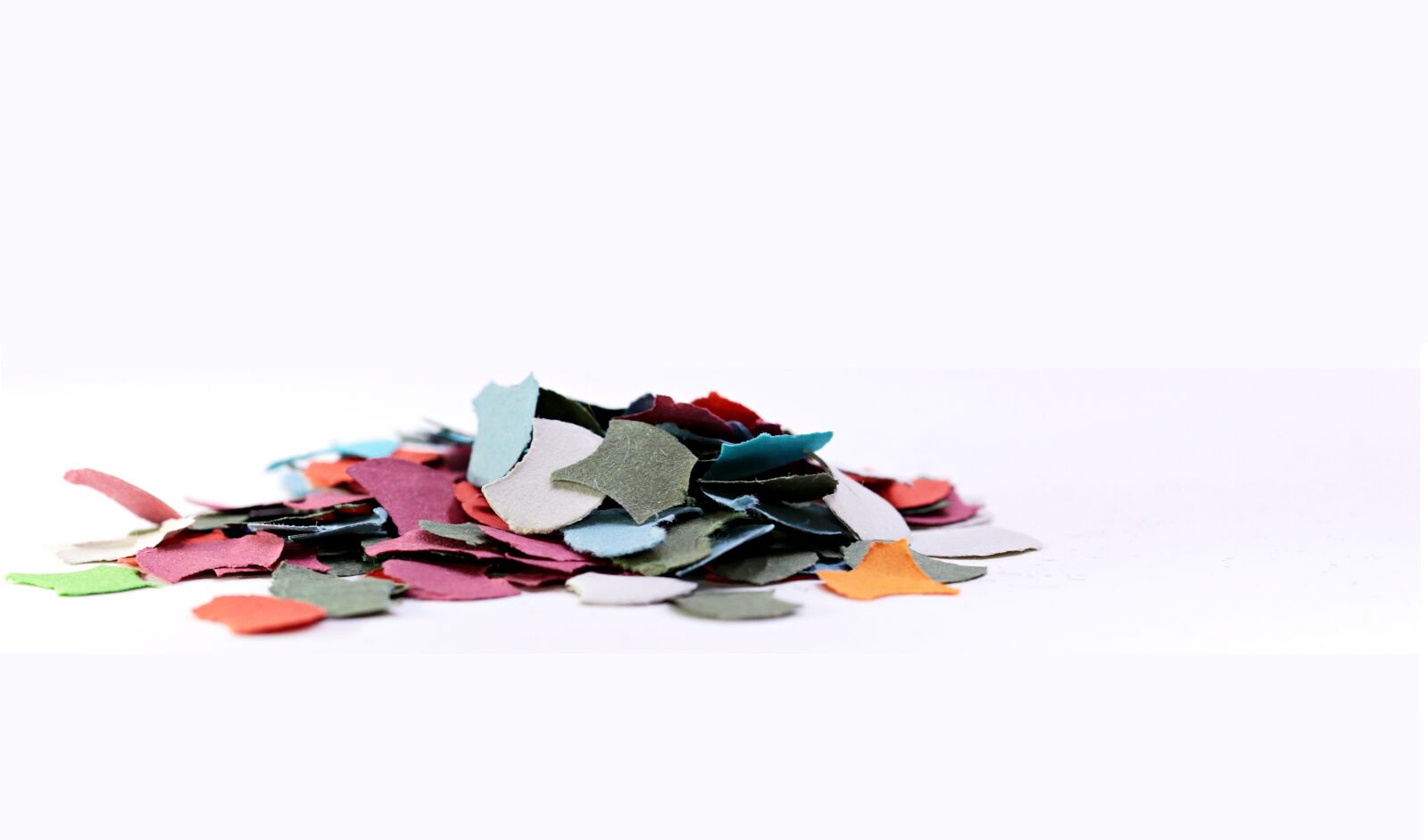 Canon EOS 80D sample photo. Confetti, carnival, party photography
