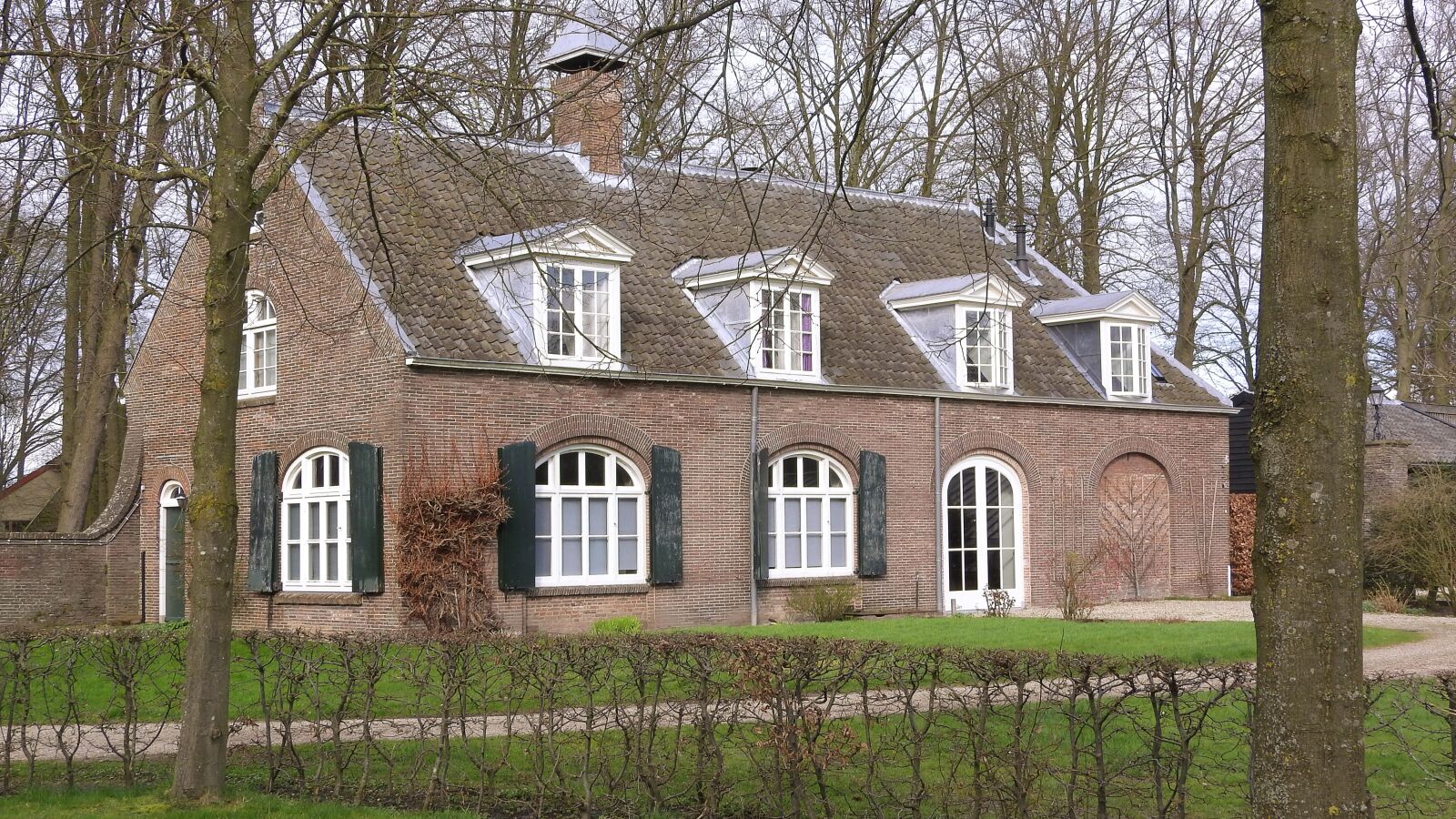 Nikon Coolpix P610 sample photo. Dutch architecture, house, residential photography