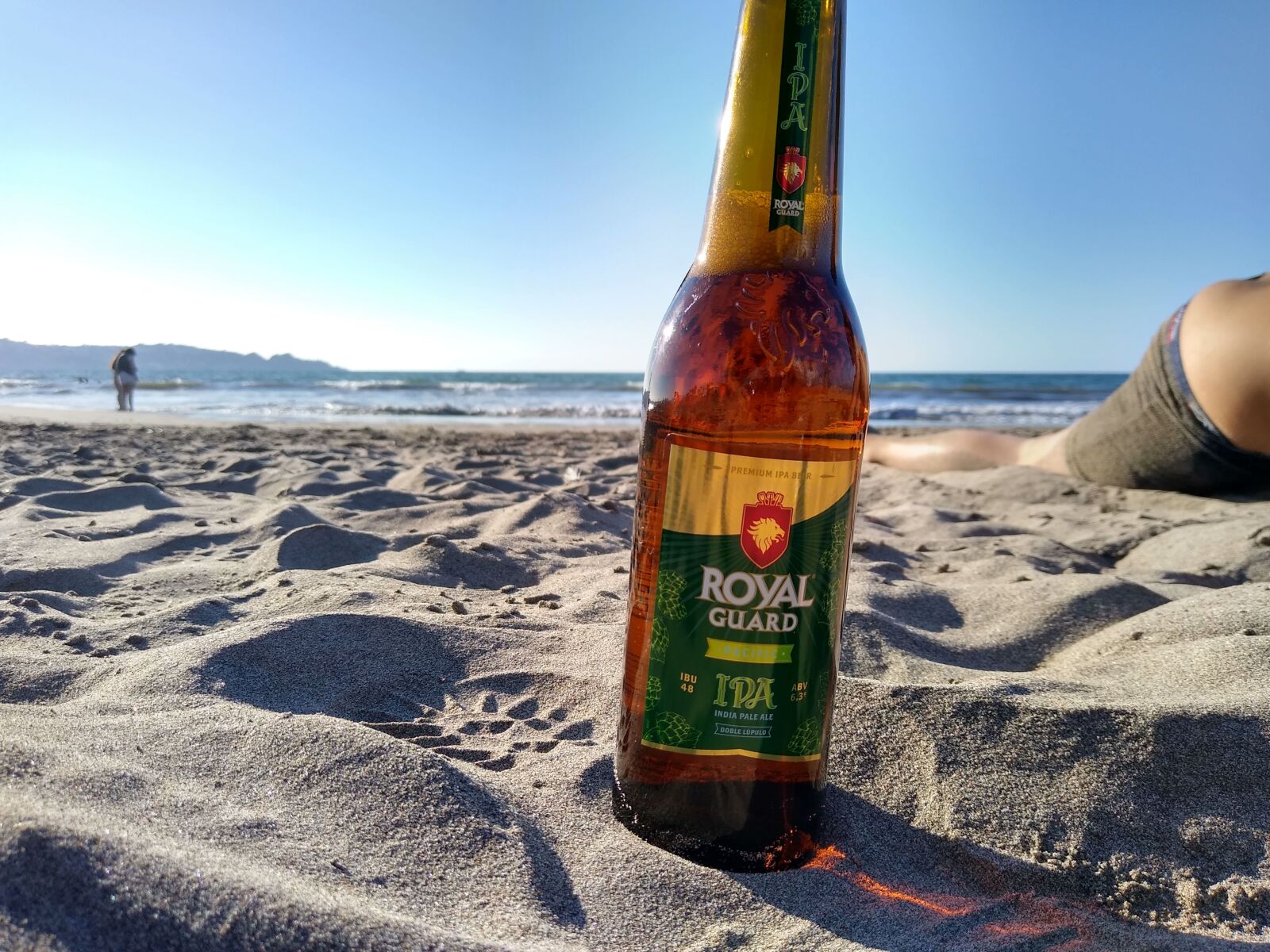 Motorola moto g(7) power sample photo. Beer, playa, arena photography