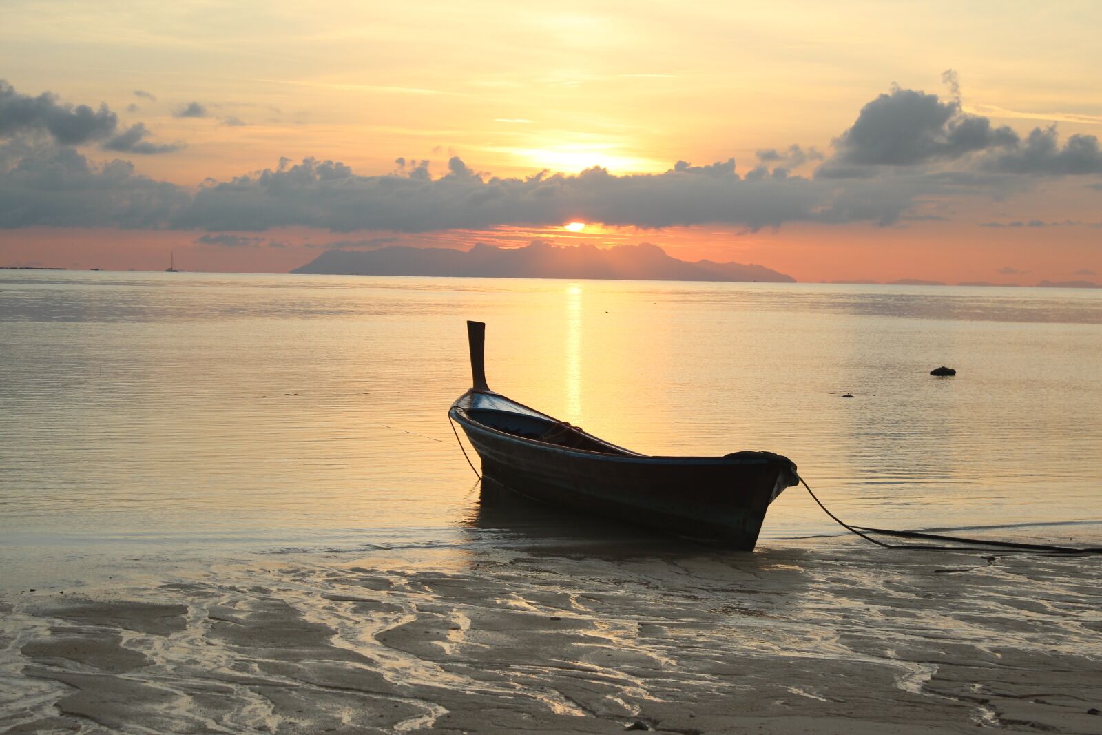 Canon EOS 600D (Rebel EOS T3i / EOS Kiss X5) sample photo. Beach, sea, sunset photography