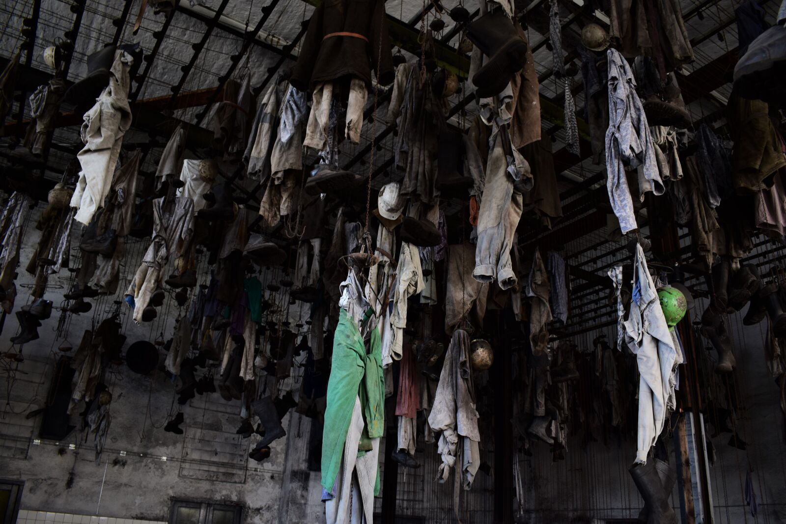 Nikon D3300 sample photo. Cloakroom, miner, lonely place photography