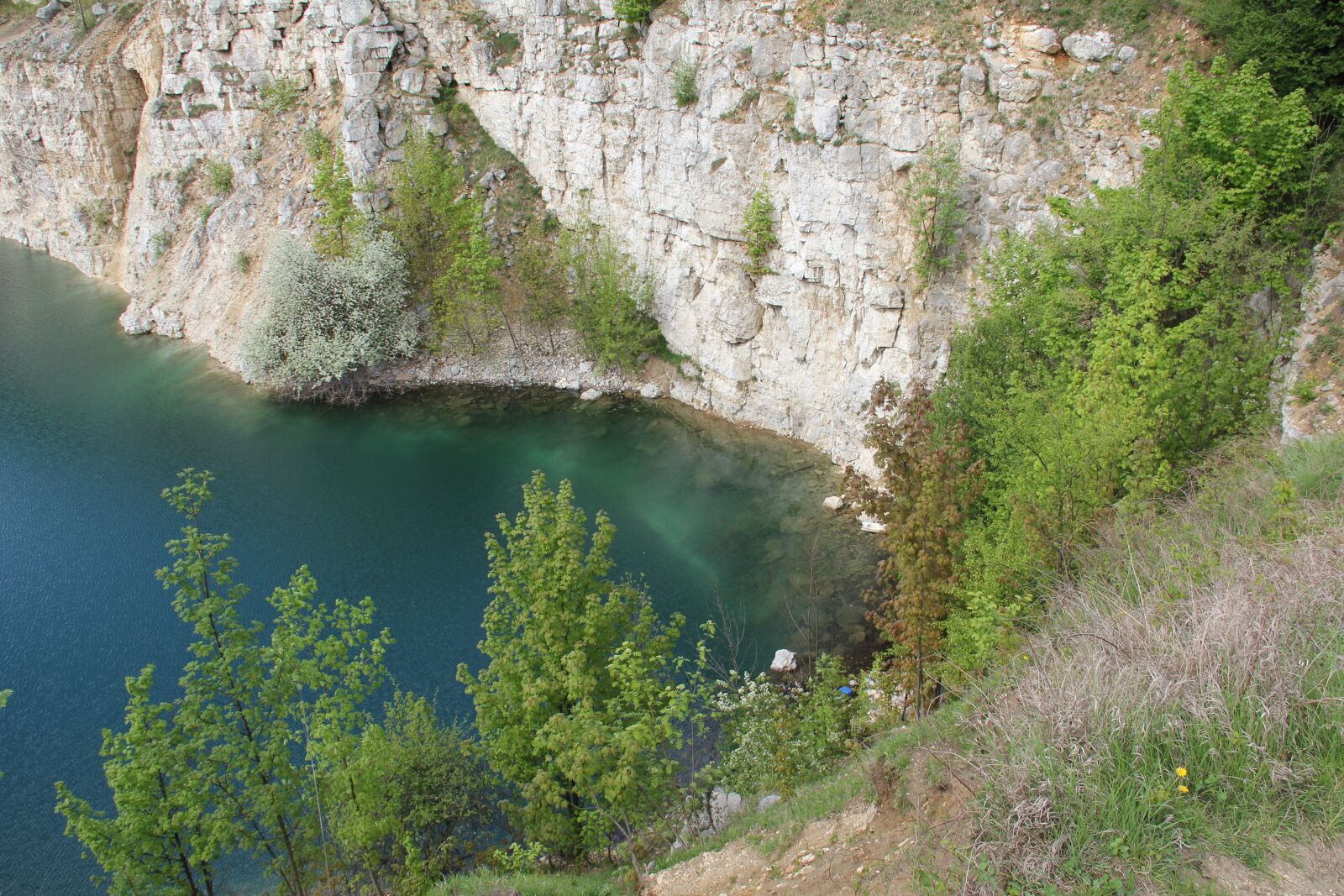 Canon EOS 550D (EOS Rebel T2i / EOS Kiss X4) sample photo. Water, rocks, nature photography