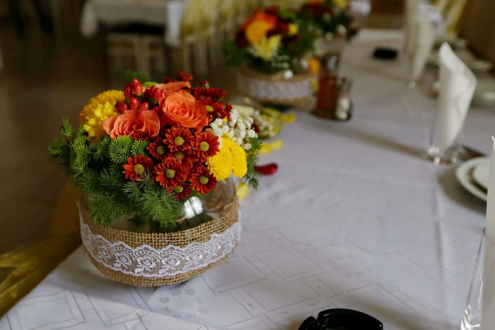 Canon EOS 6D sample photo. Roses, bouquet, vase, chrysanthemum photography