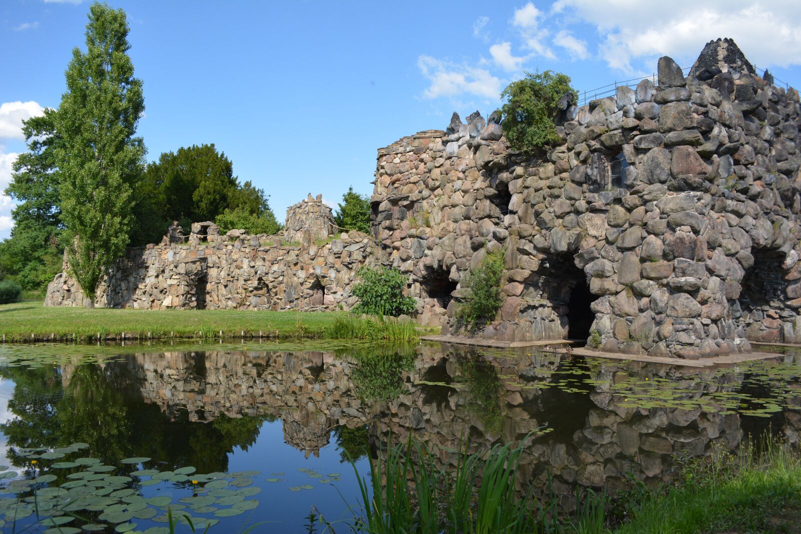 Nikon D5200 sample photo. Ruin, nature, water photography