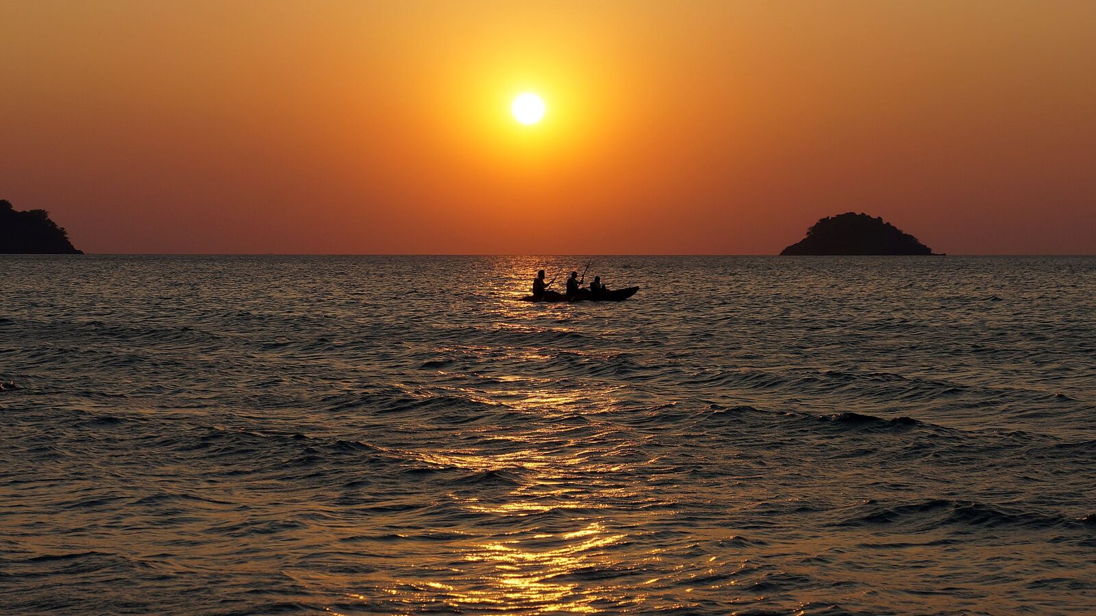 Sony Alpha NEX-5N sample photo. Boat, sunset, island photography