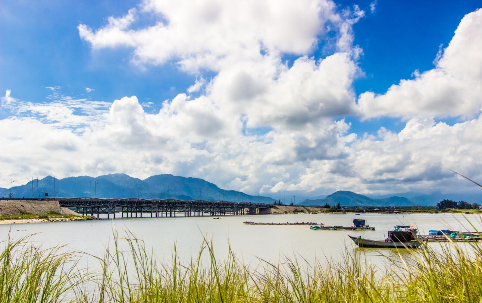 Canon EF-S 10-22mm F3.5-4.5 USM sample photo. Bridge, long, outdoor photography