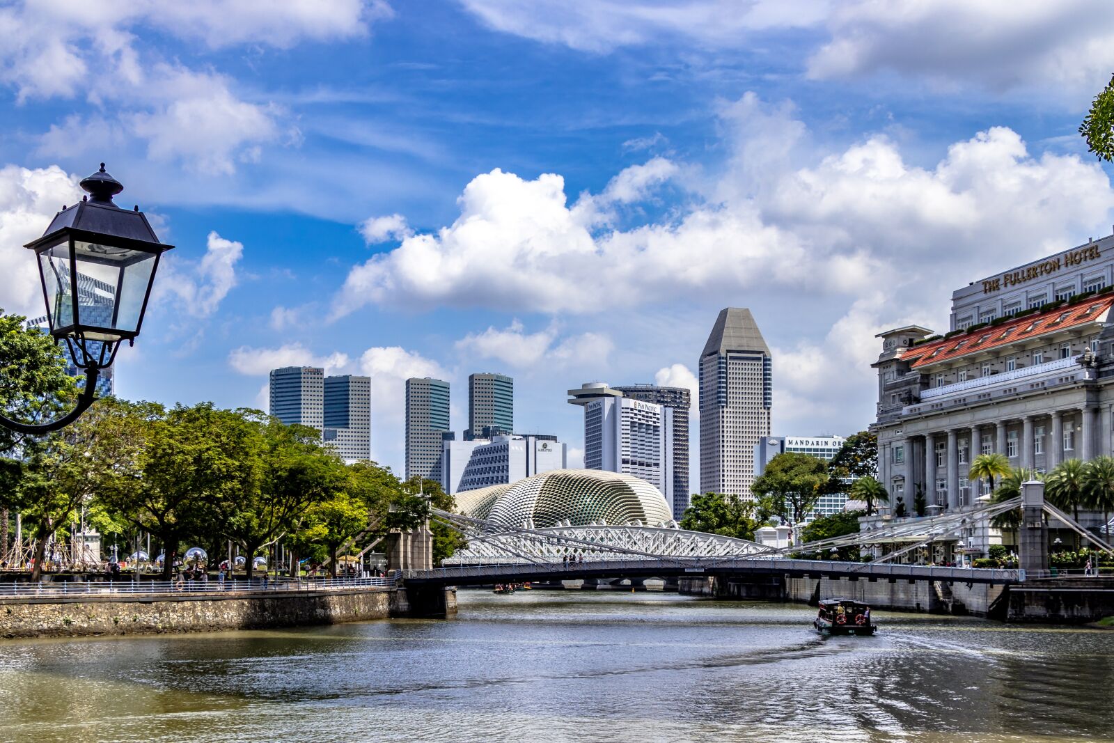 Canon EF-S 18-135mm F3.5-5.6 IS USM sample photo. Singapore, city, architecture photography