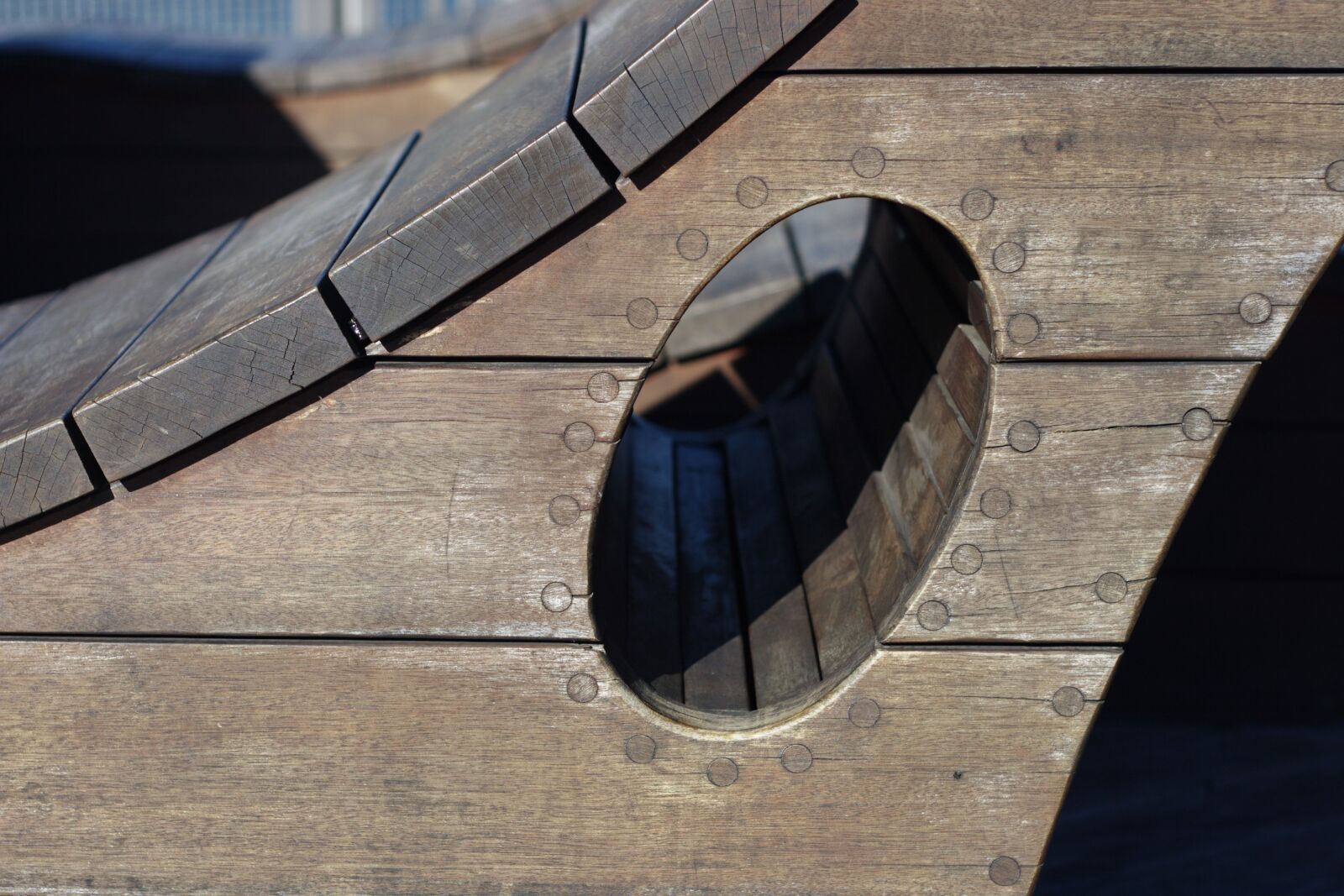 Canon EOS 20D sample photo. Wood, chair, hole photography