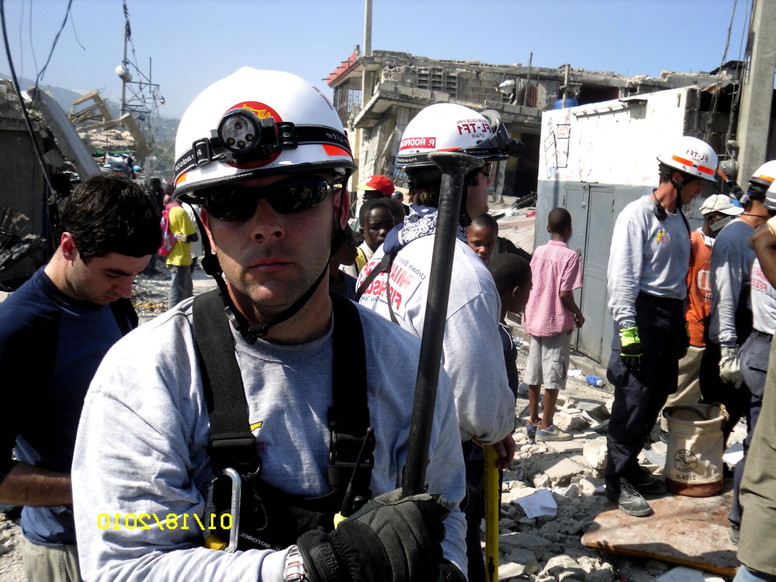 Samsung BL103 sample photo. Search, rescue, team, conducts photography