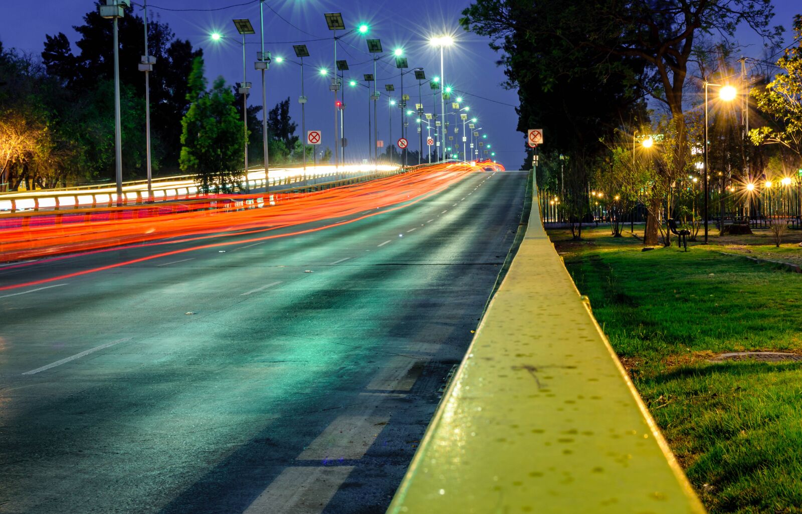 Nikon D5300 sample photo. City, night, long photography