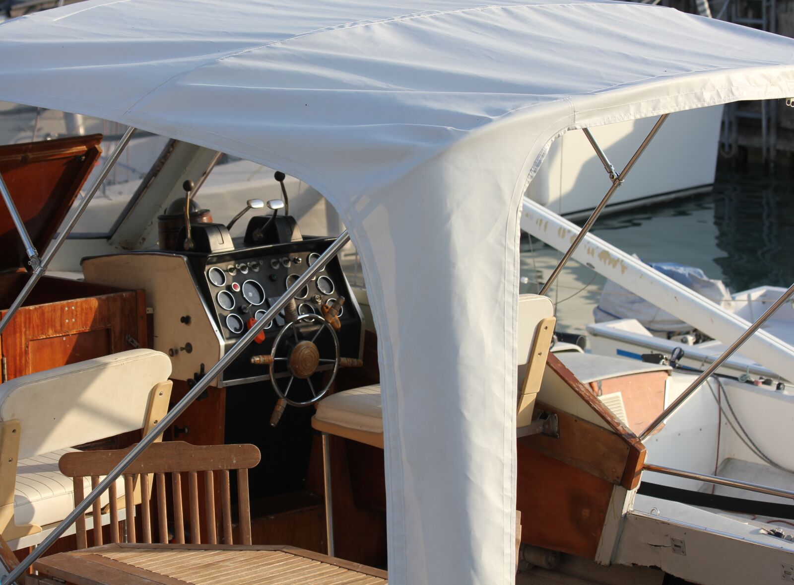 Canon EOS 550D (EOS Rebel T2i / EOS Kiss X4) sample photo. Ship, sea, boat photography