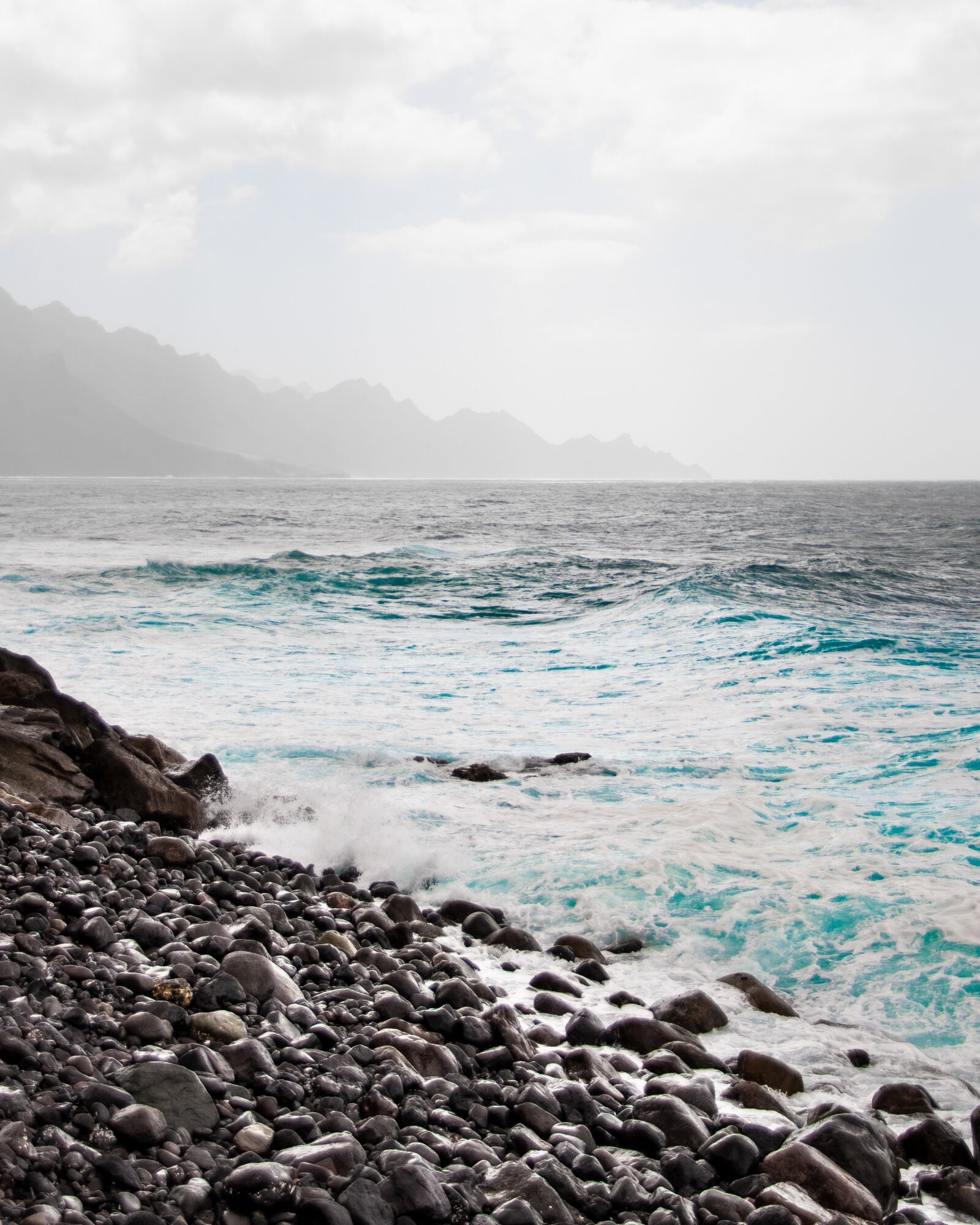 Nikon D90 sample photo. Sea, ocean, pebbles photography