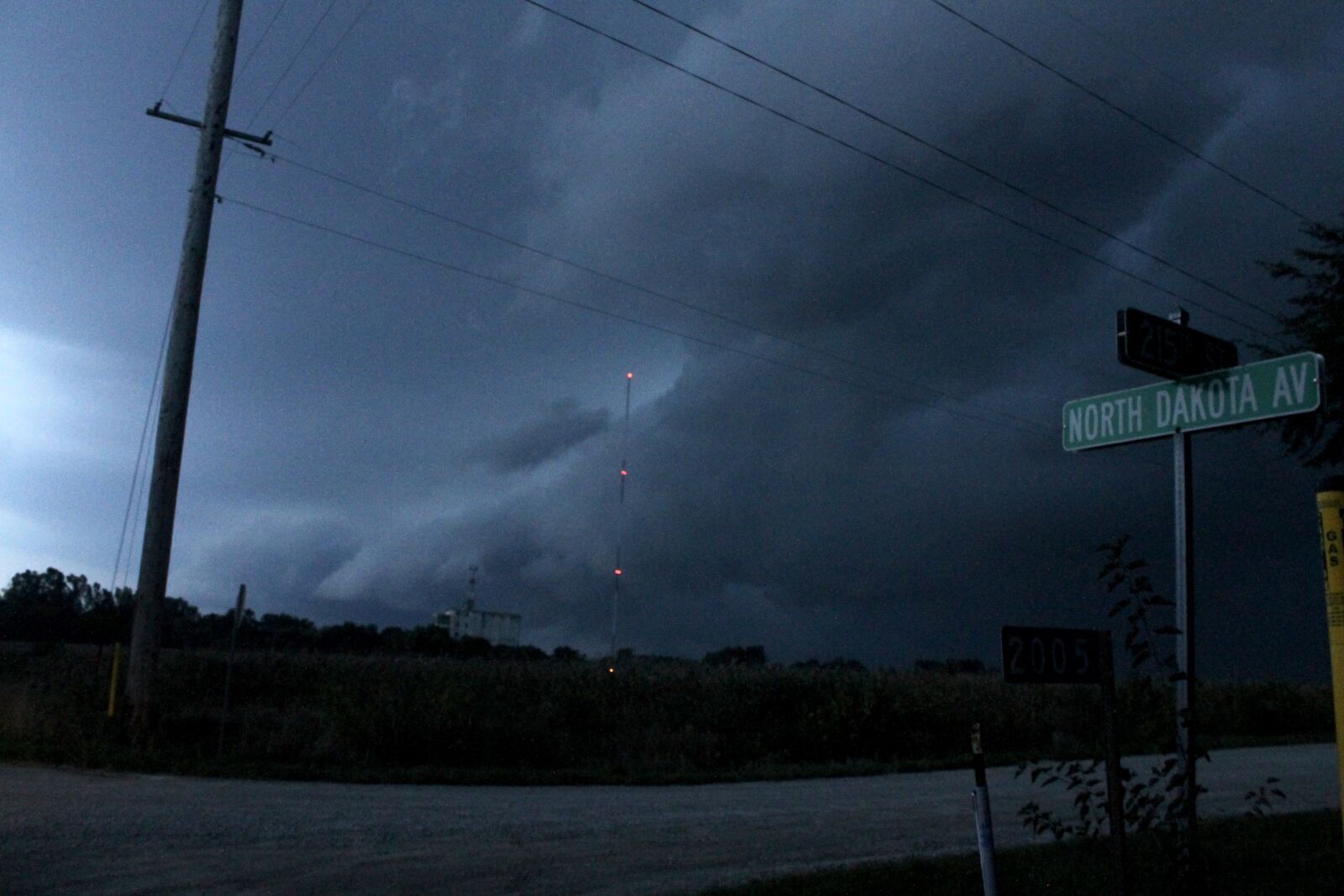 Canon EOS 1100D (EOS Rebel T3 / EOS Kiss X50) sample photo. Bad, weather, clouds, nature photography