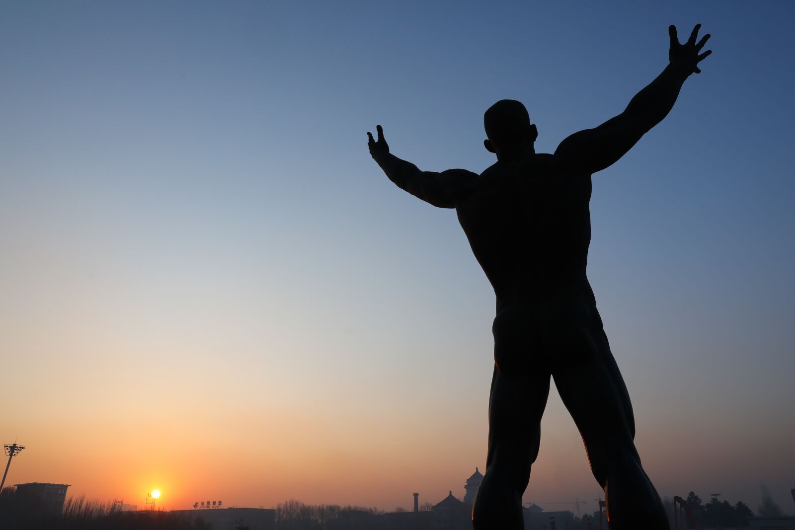 Canon EOS 5D Mark IV sample photo. Statue, sunrise, figure photography