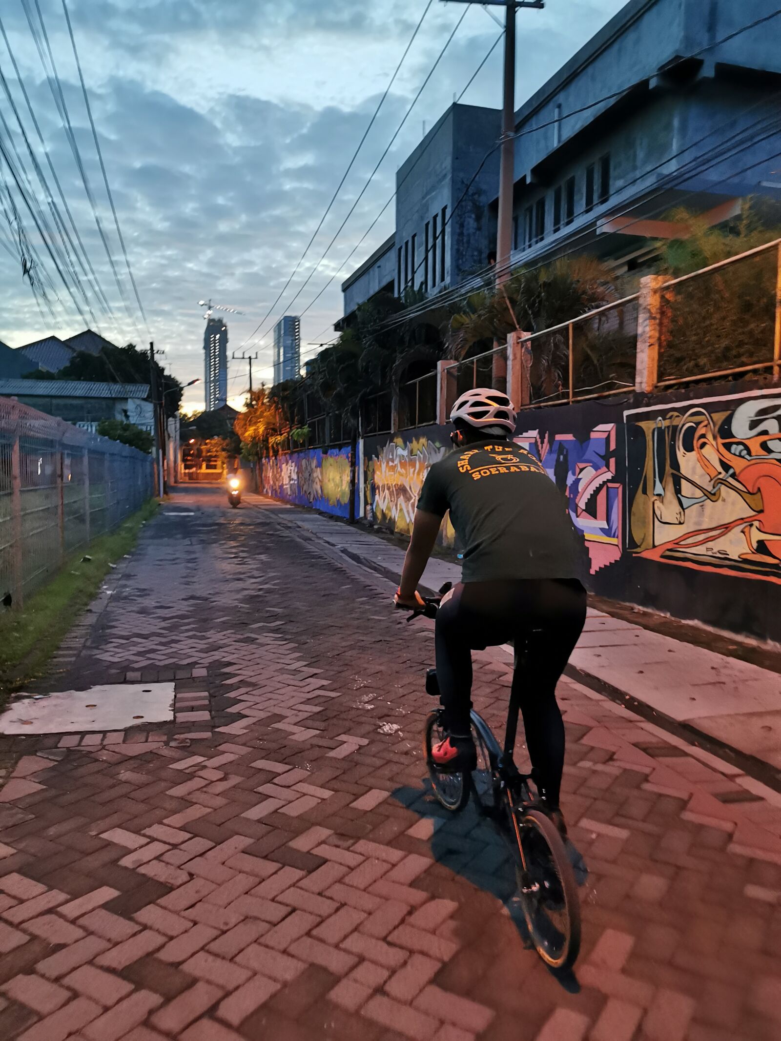 HUAWEI P30 Pro sample photo. Bromptonindonesia, aisle, sunset photography