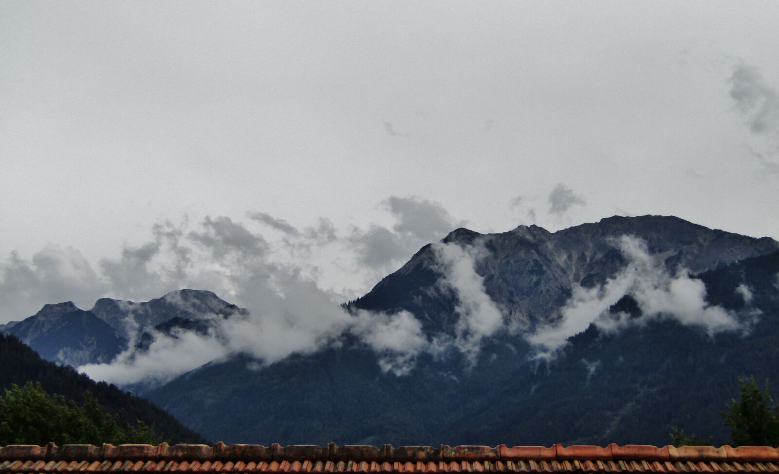 Canon POWERSHOT SX432 IS sample photo. Mountains, allgäu, weather photography