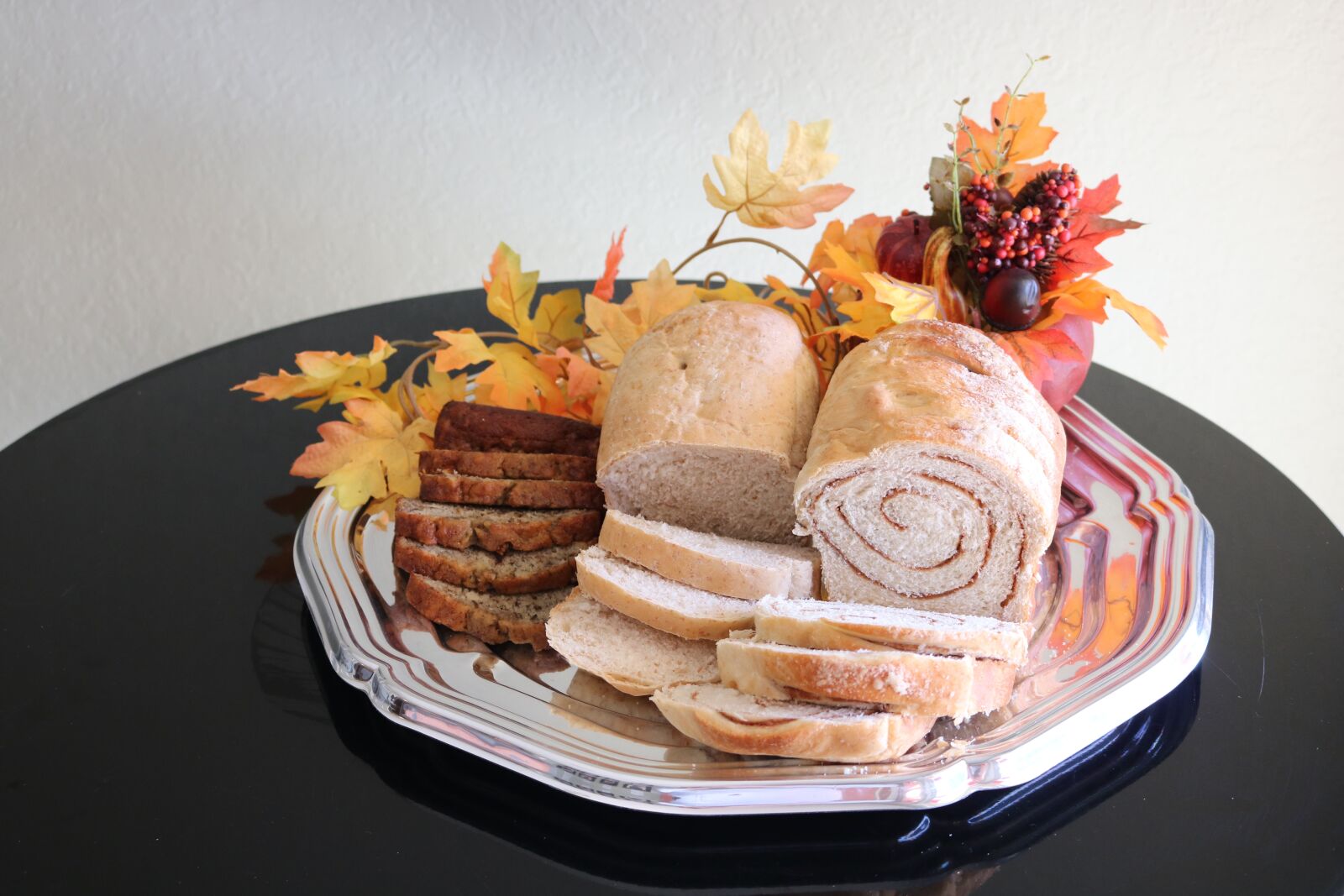 Canon EOS 750D (EOS Rebel T6i / EOS Kiss X8i) sample photo. Bread, baked, tasty photography