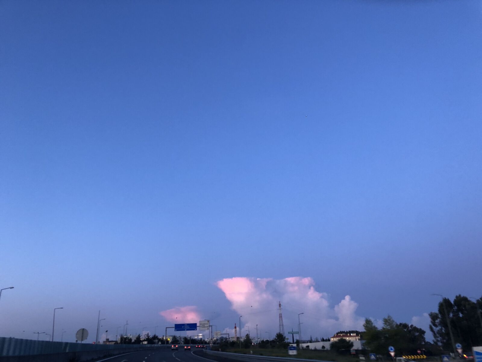 iPhone X back dual camera 4mm f/1.8 sample photo. Sunrise, sky, clouds photography