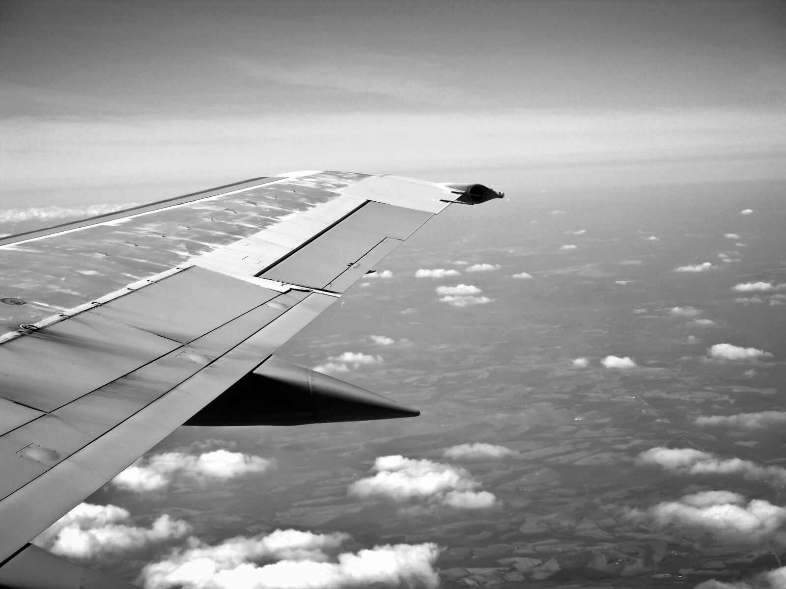 Sony DSC-F828 sample photo. Black, and, white, sky photography