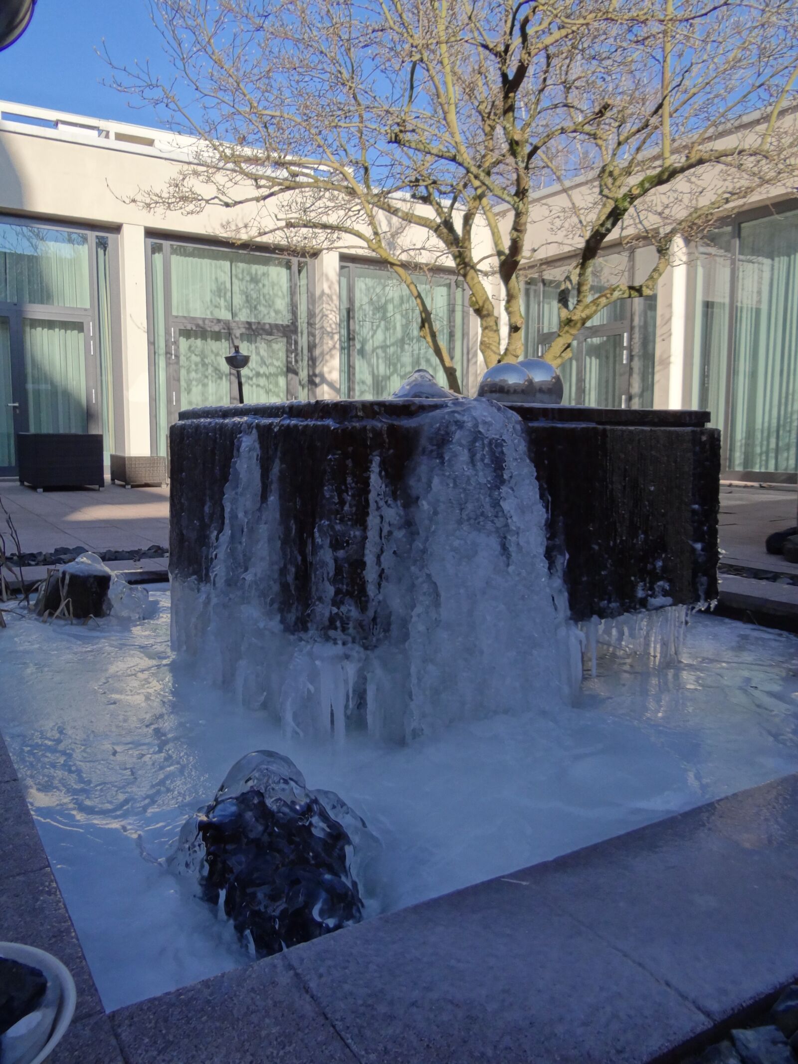 Sony Cyber-shot DSC-HX100V sample photo. Fountain, water, ice photography