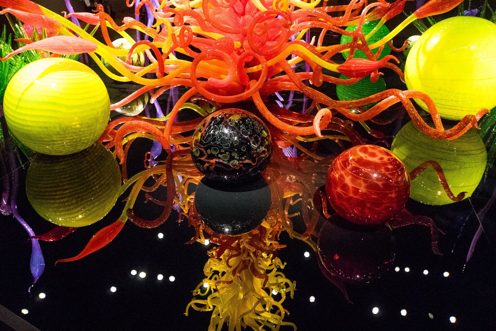 Sony E 18-200mm F3.5-6.3 OSS sample photo. Chihuly, glass, tourism photography