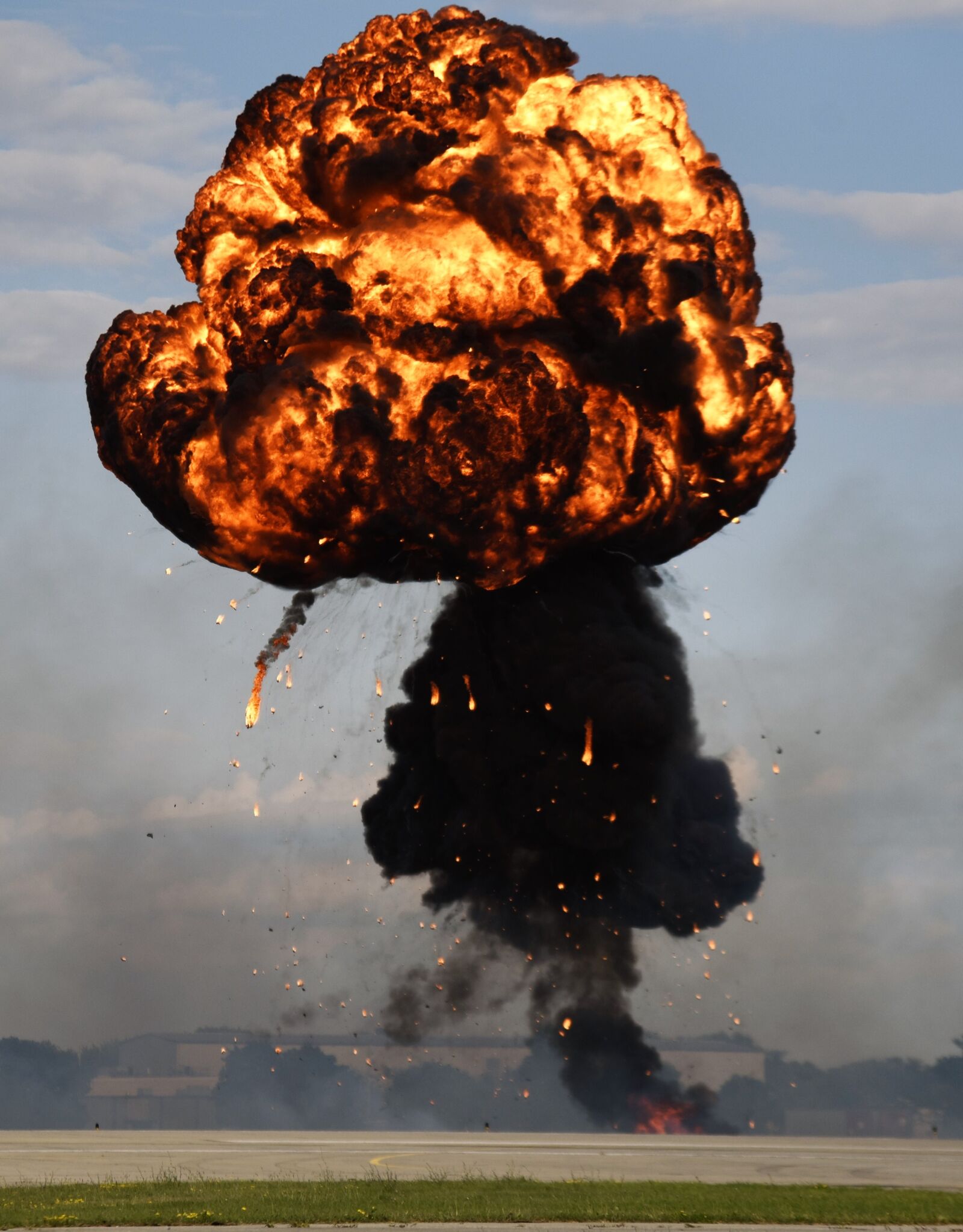 Nikon D750 sample photo. Explosion, fireball, disaster photography