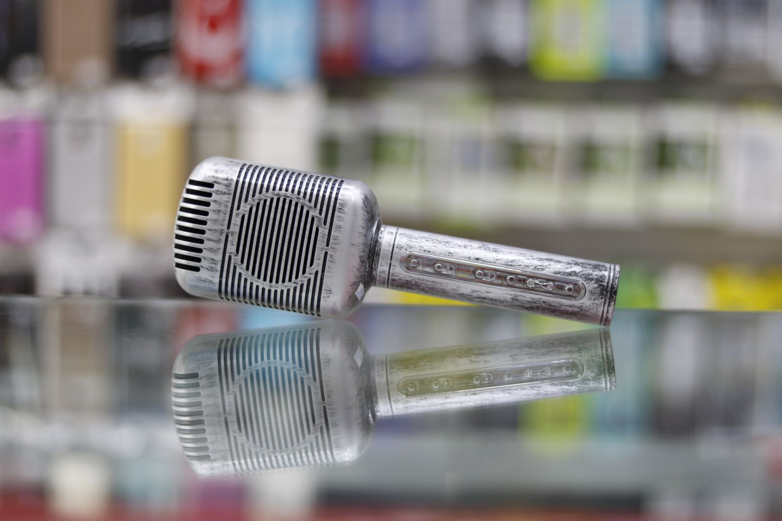 Canon EOS 750D (EOS Rebel T6i / EOS Kiss X8i) sample photo. Karaoke, karaoke microphone photography