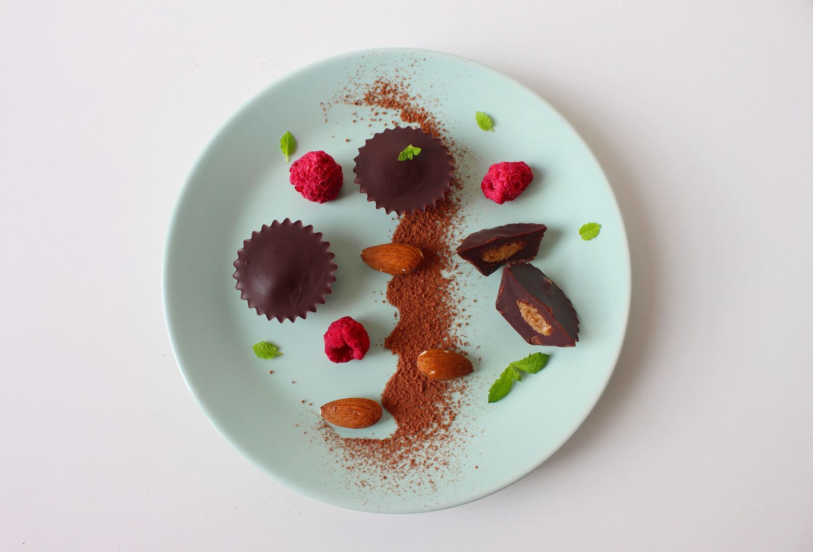 Canon EOS 700D (EOS Rebel T5i / EOS Kiss X7i) sample photo. Chocolate, candy, dessert photography