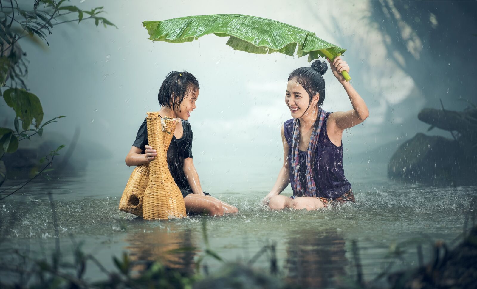 Nikon D810 sample photo. Woman, young, rain photography