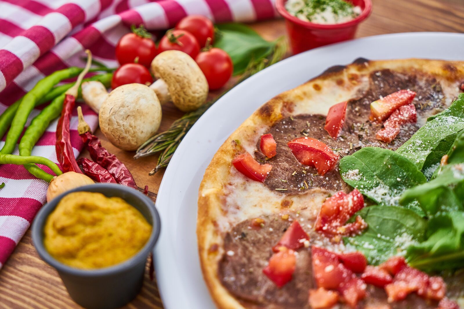 Sony a7R II sample photo. Sauce, pizza, meat photography