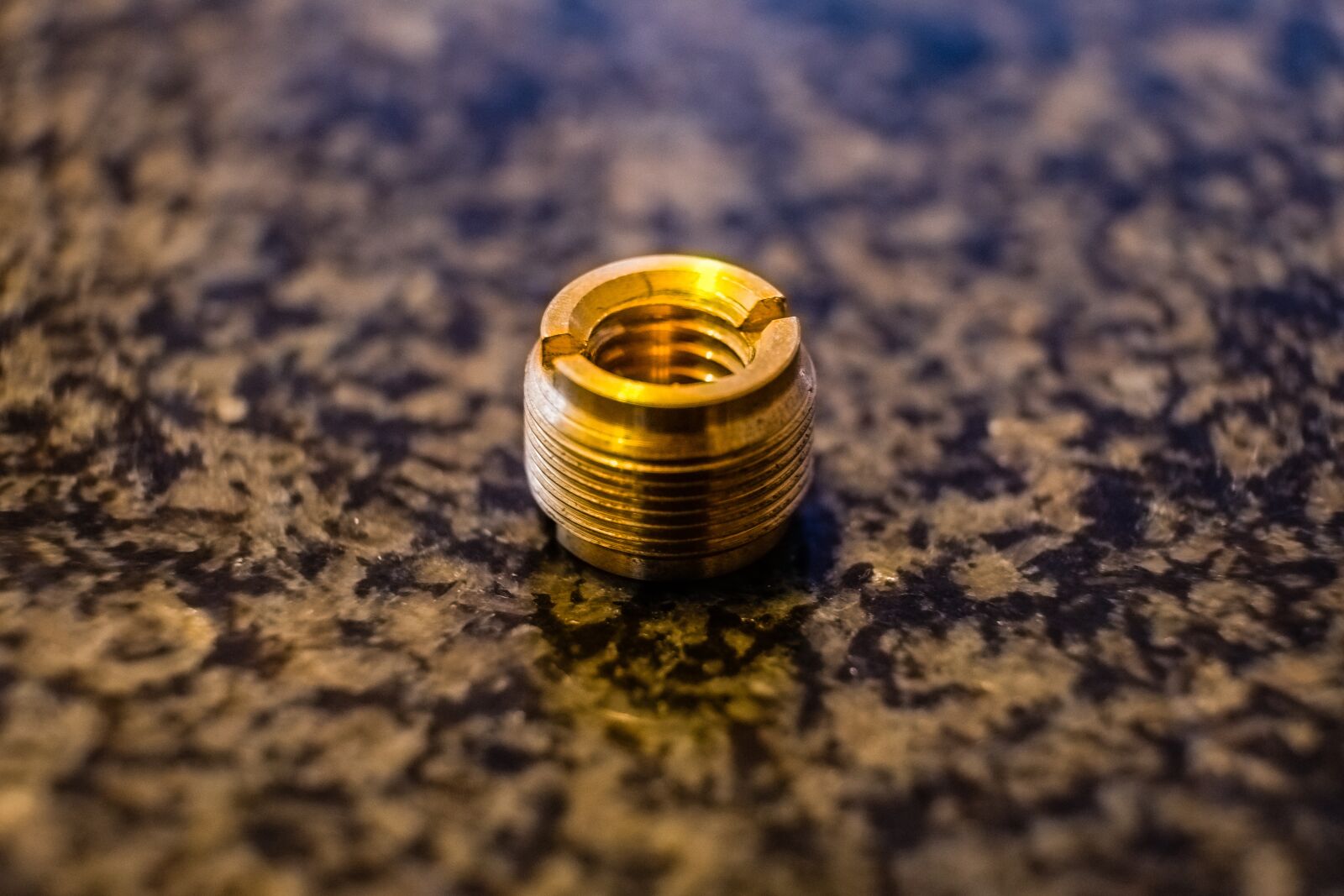 Fujifilm XF 16-55mm F2.8 R LM WR sample photo. Golden, background, screw photography