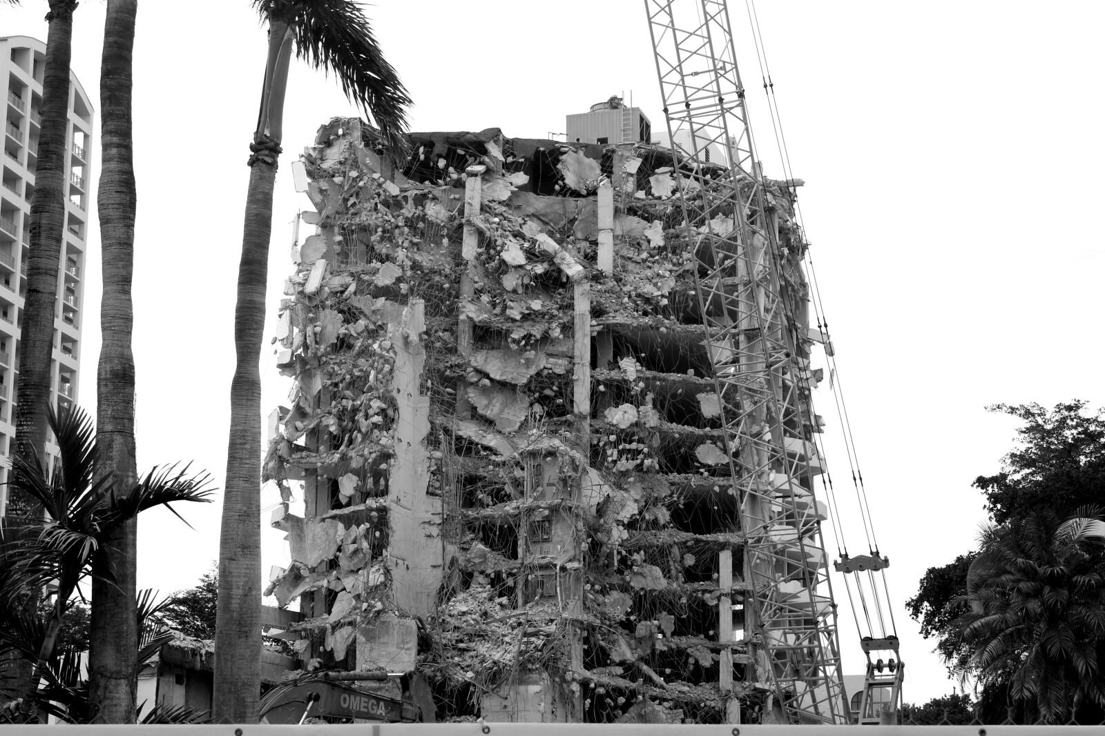 Canon EOS 550D (EOS Rebel T2i / EOS Kiss X4) sample photo. Demolition, construction, site photography