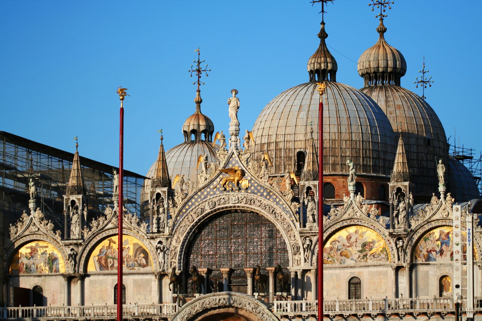 Canon EOS 350D (EOS Digital Rebel XT / EOS Kiss Digital N) sample photo. Venice, italy, dome photography