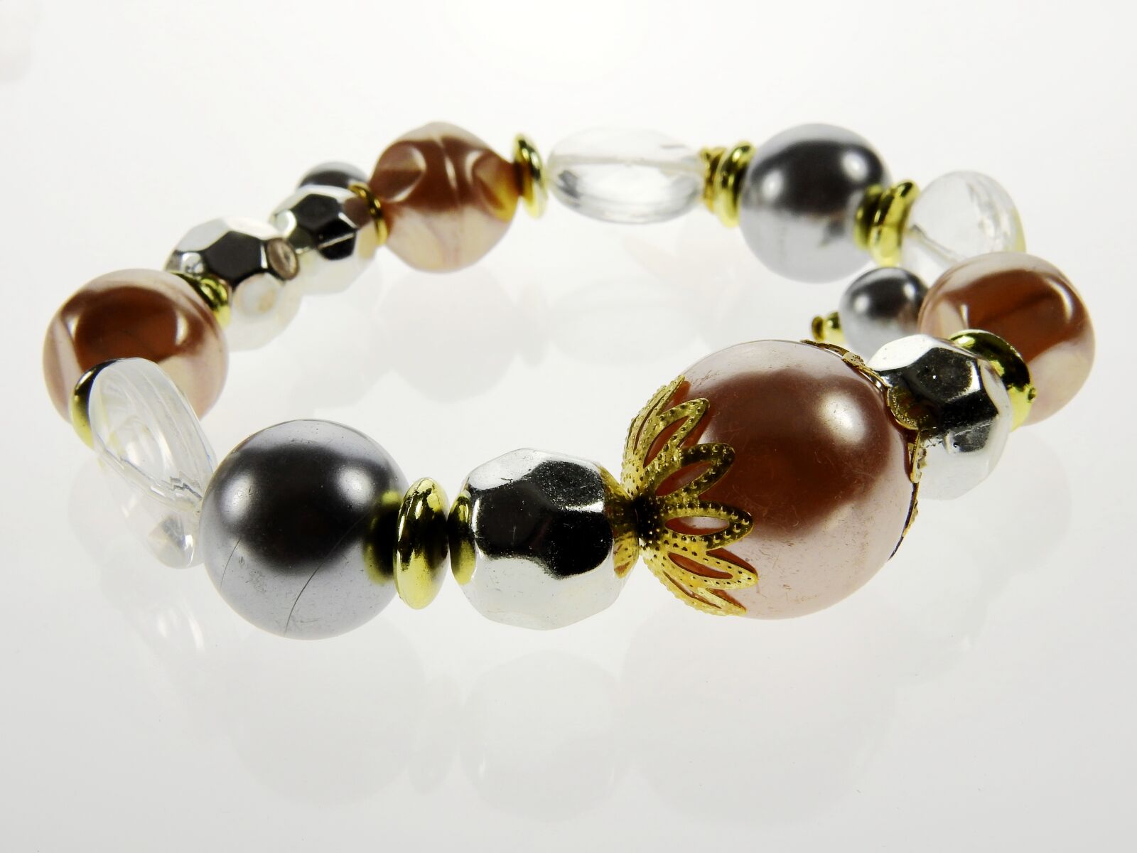 Nikon Coolpix P900 sample photo. Jewellery, pearl, bangle photography