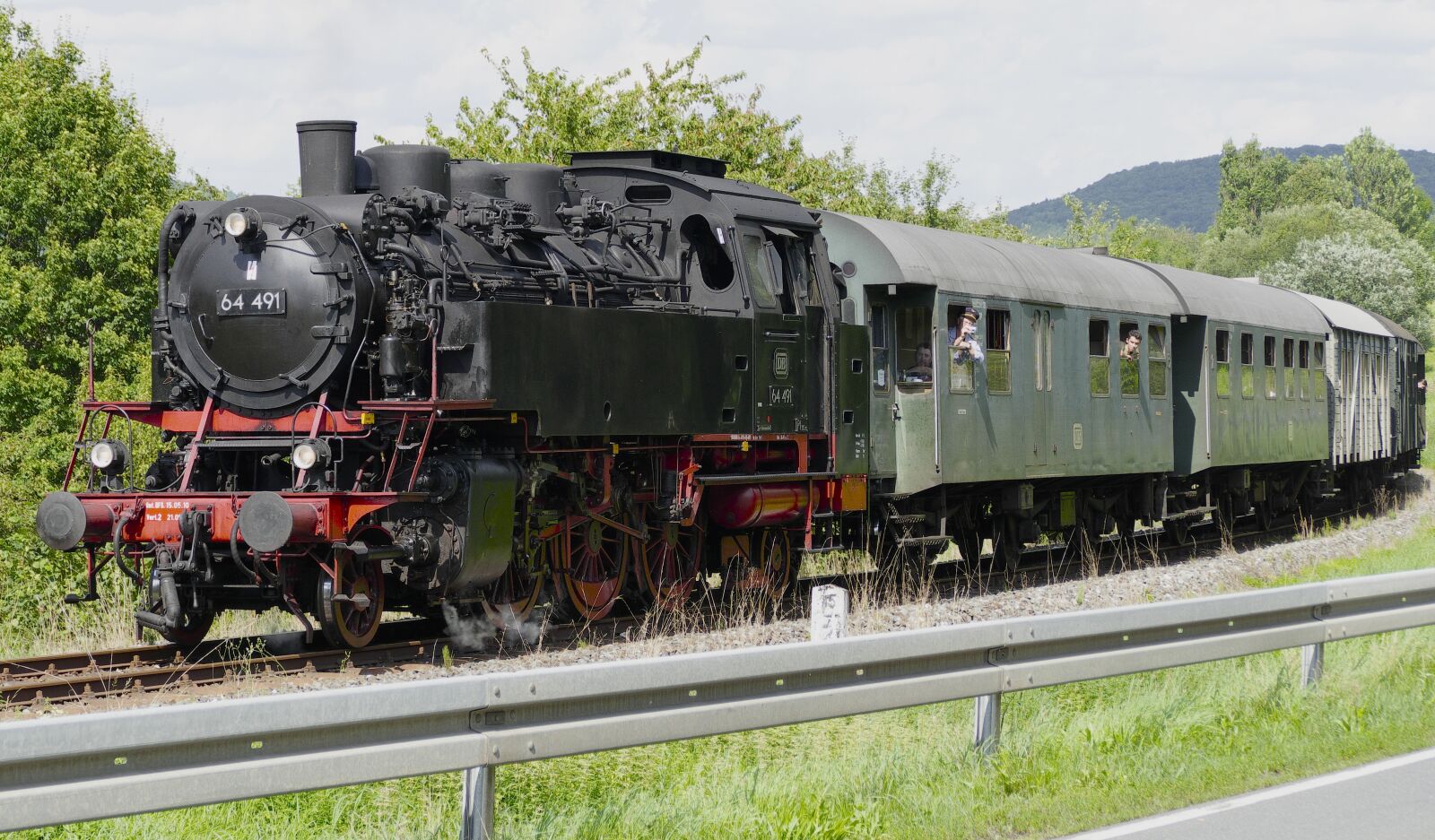 Panasonic Lumix DMC-FZ1000 sample photo. Steam locomotive, steam railway photography