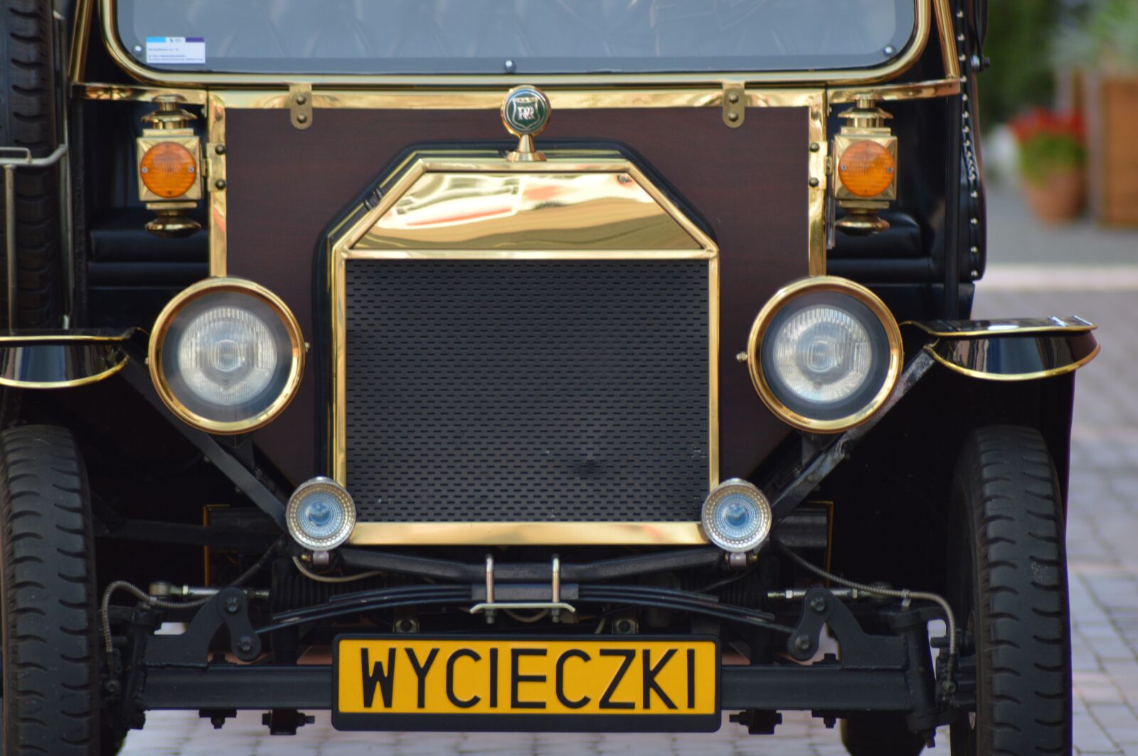 Nikon D3200 sample photo. Car, auto, monument photography